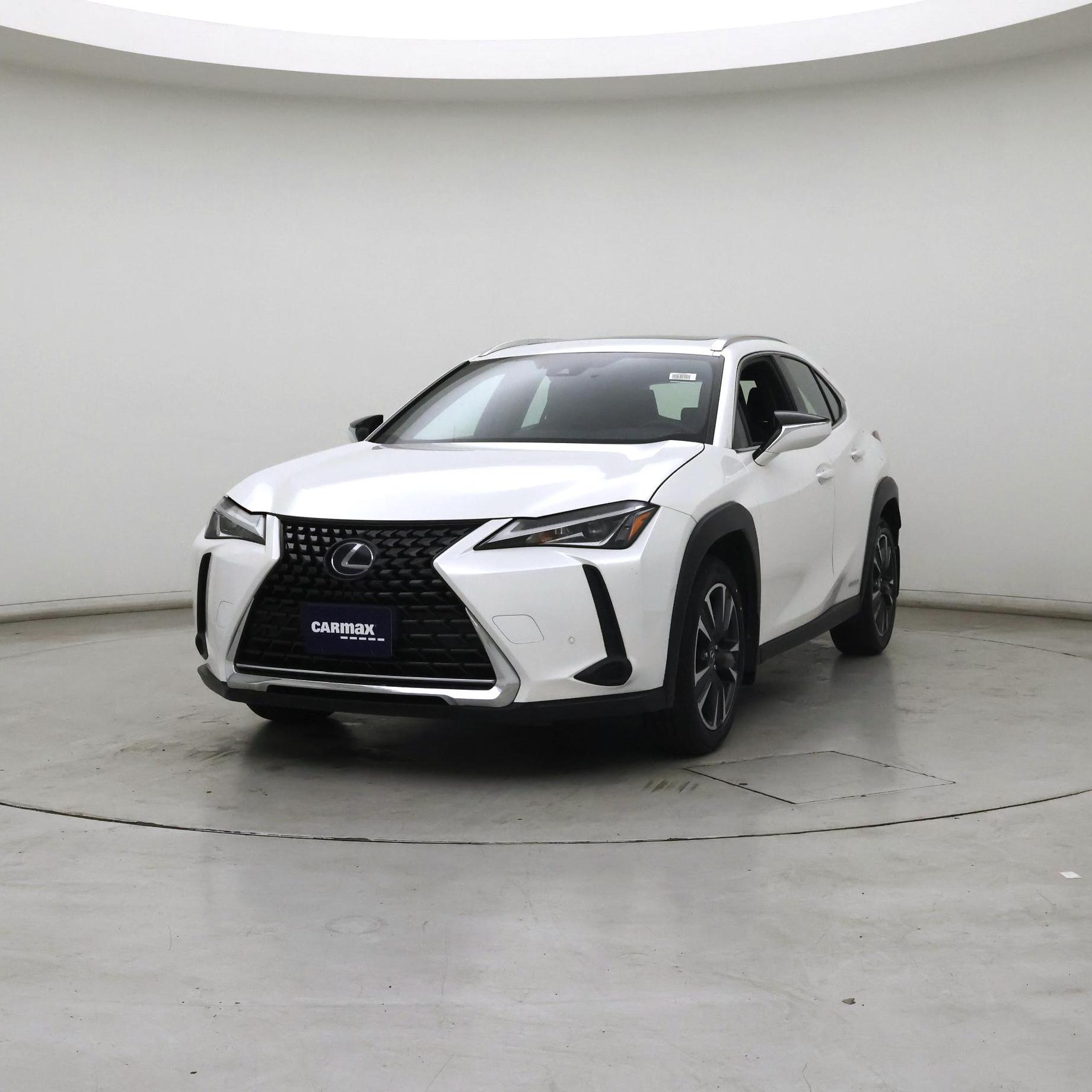 Thumbnail: 2021 Lexus UX - 4