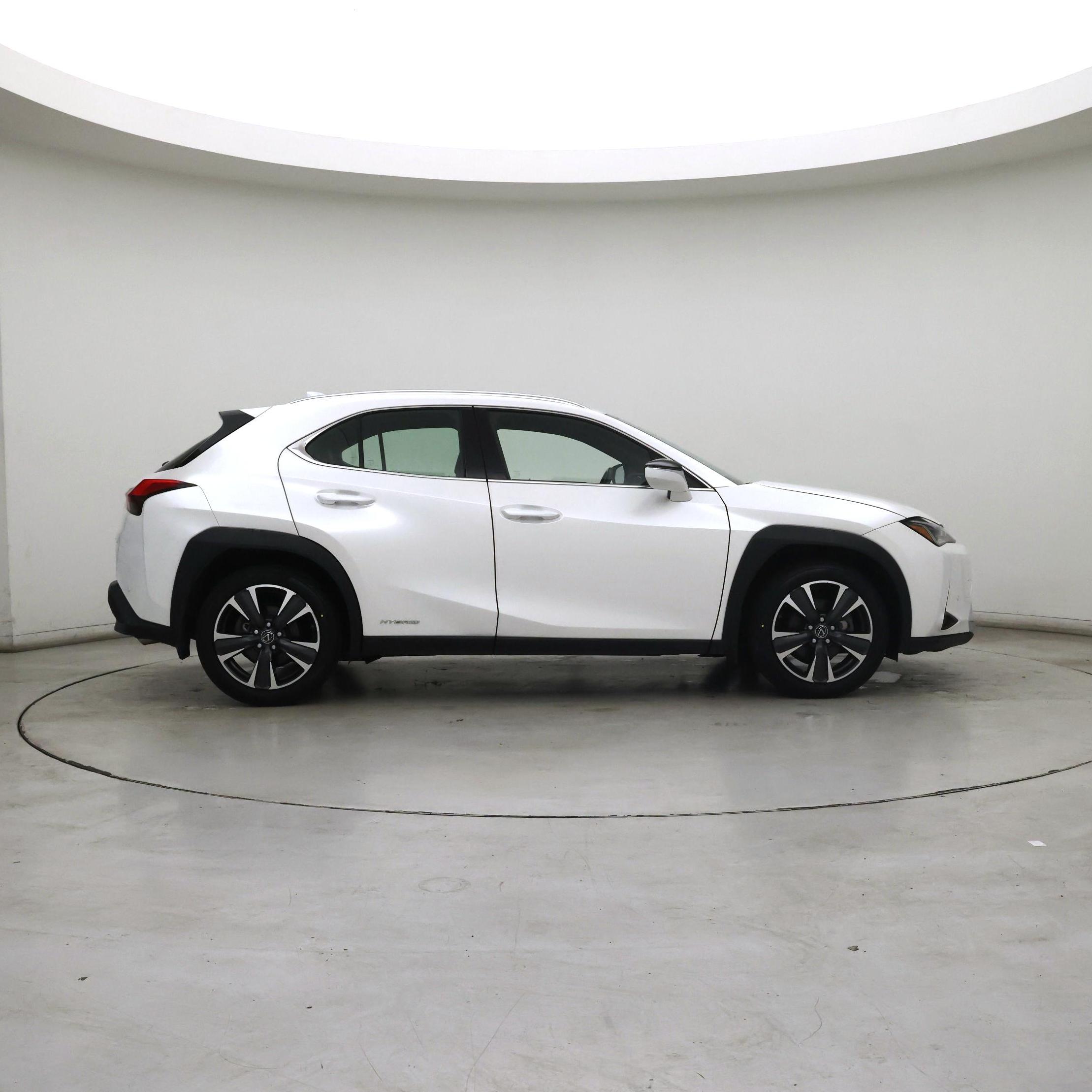 Thumbnail: 2021 Lexus UX - 7