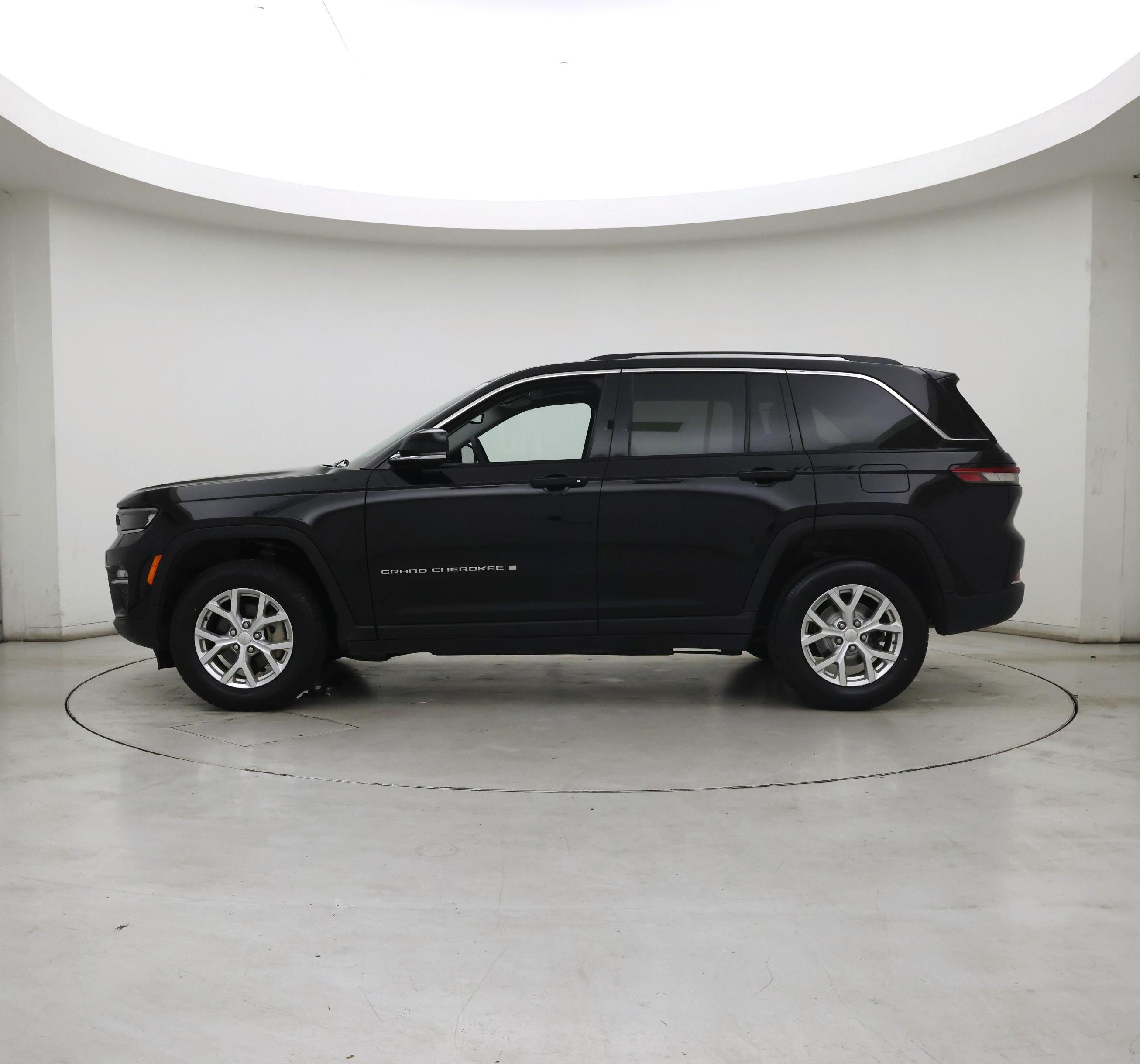 Thumbnail: 2023 Jeep Grand Cherokee - 3