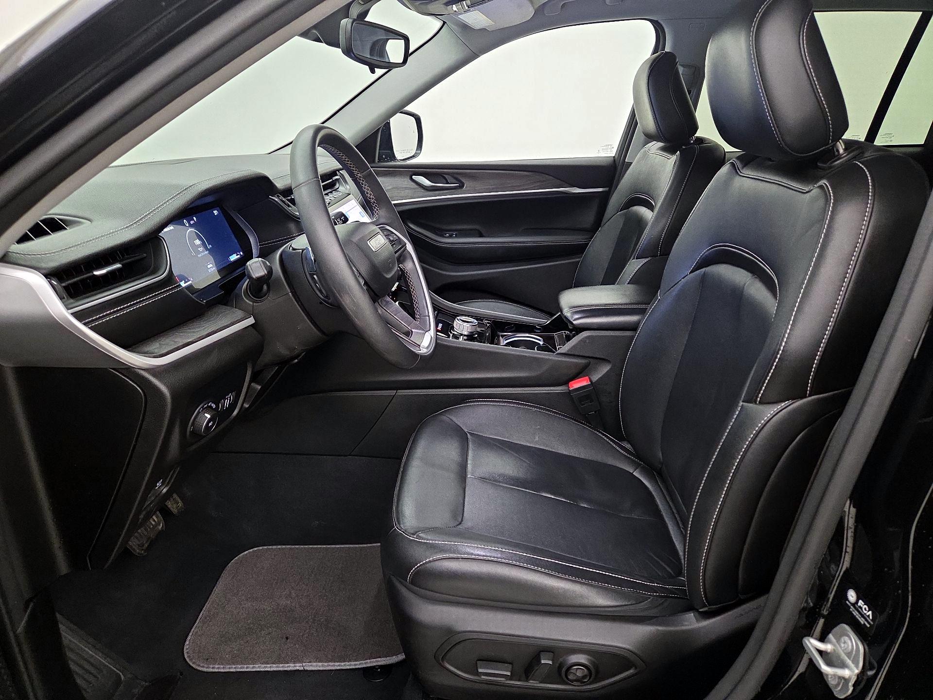 Thumbnail: 2023 Jeep Grand Cherokee - 11