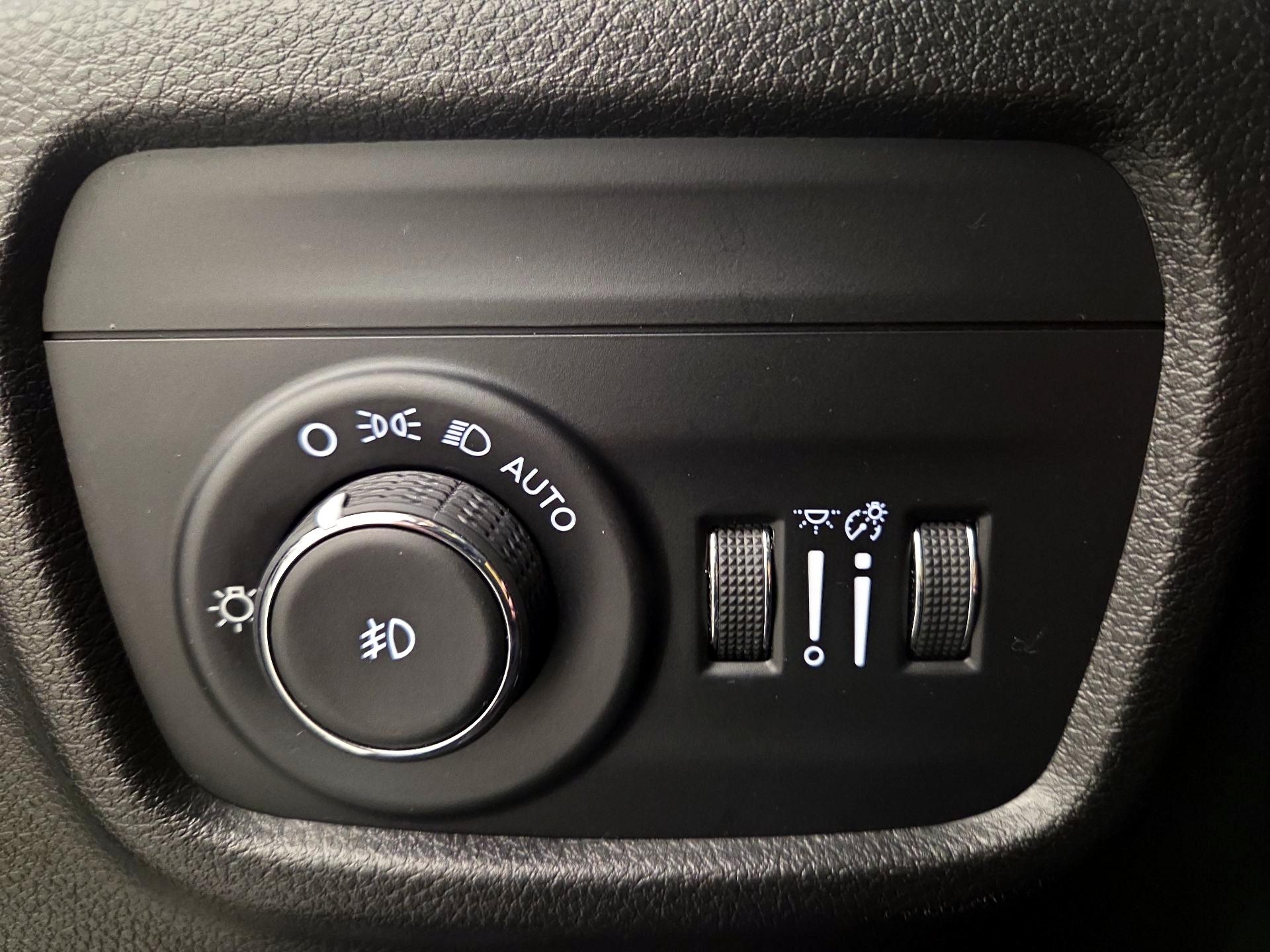 Thumbnail: 2023 Jeep Grand Cherokee - 13