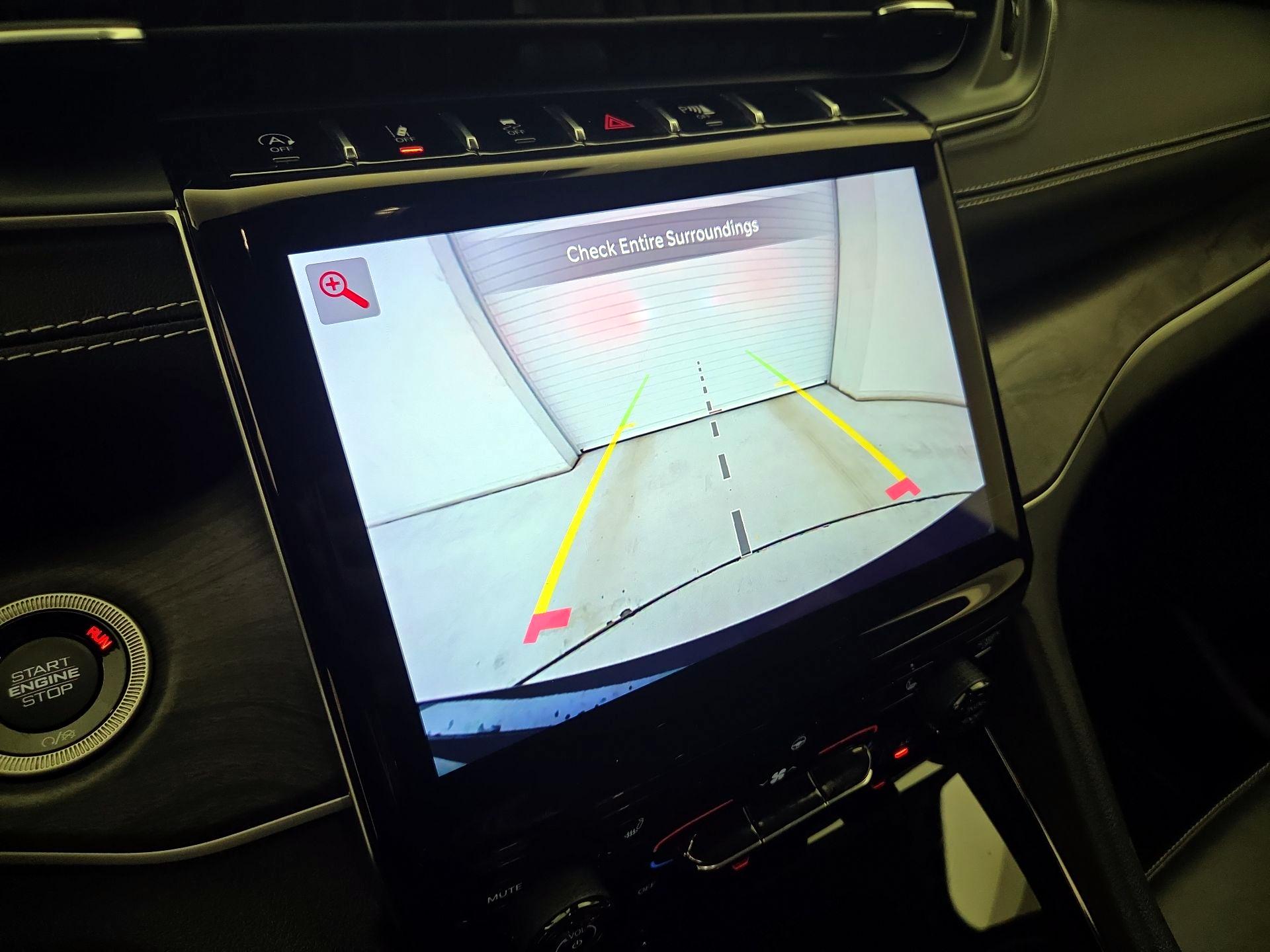 Thumbnail: 2023 Jeep Grand Cherokee - 14