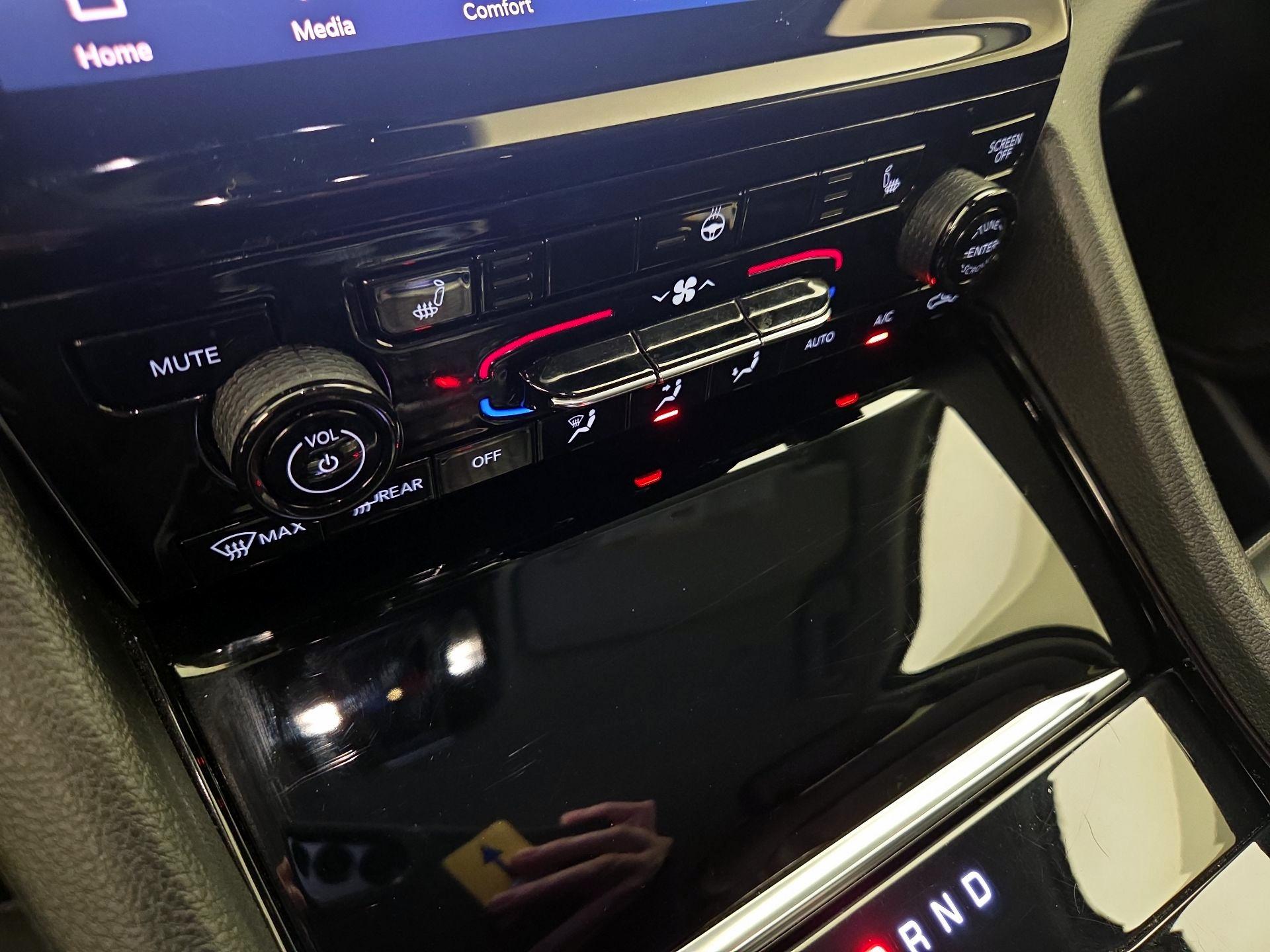 Thumbnail: 2023 Jeep Grand Cherokee - 16