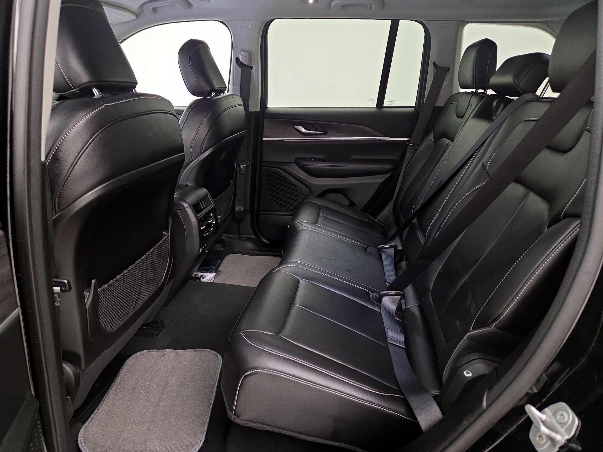 Thumbnail: 2023 Jeep Grand Cherokee - 19