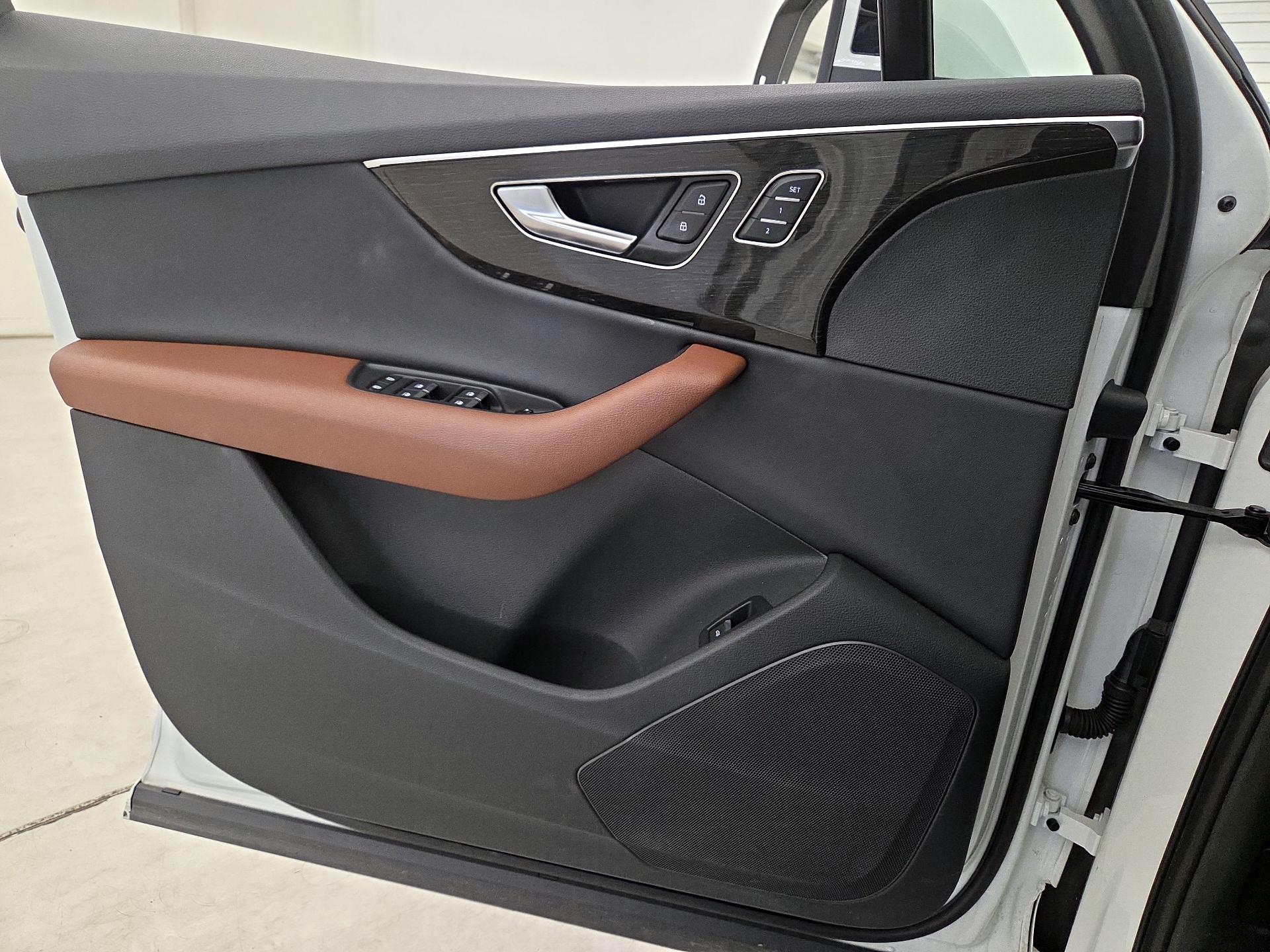 Thumbnail: 2023 Audi Q7 - 12