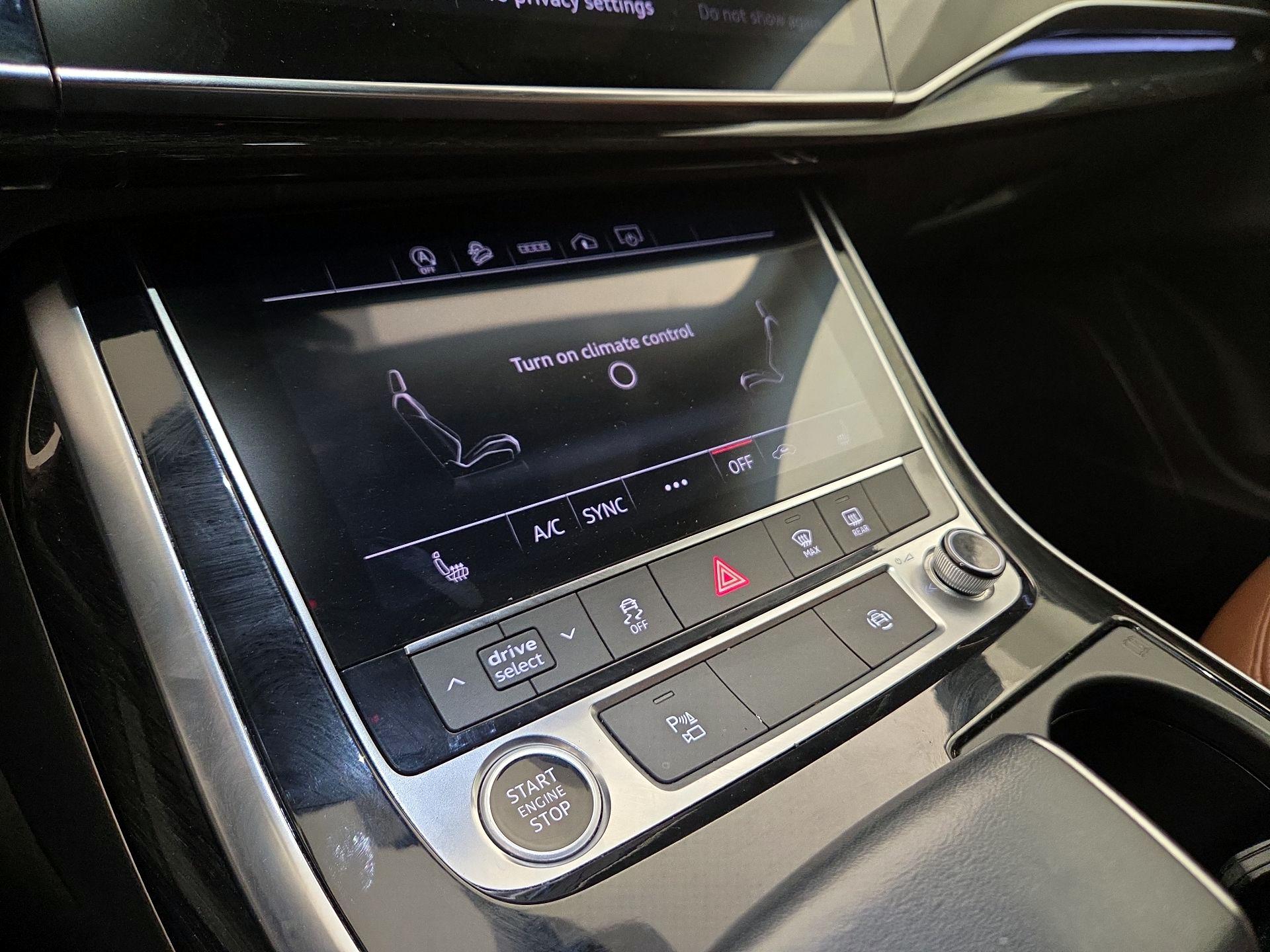 Thumbnail: 2023 Audi Q7 - 16