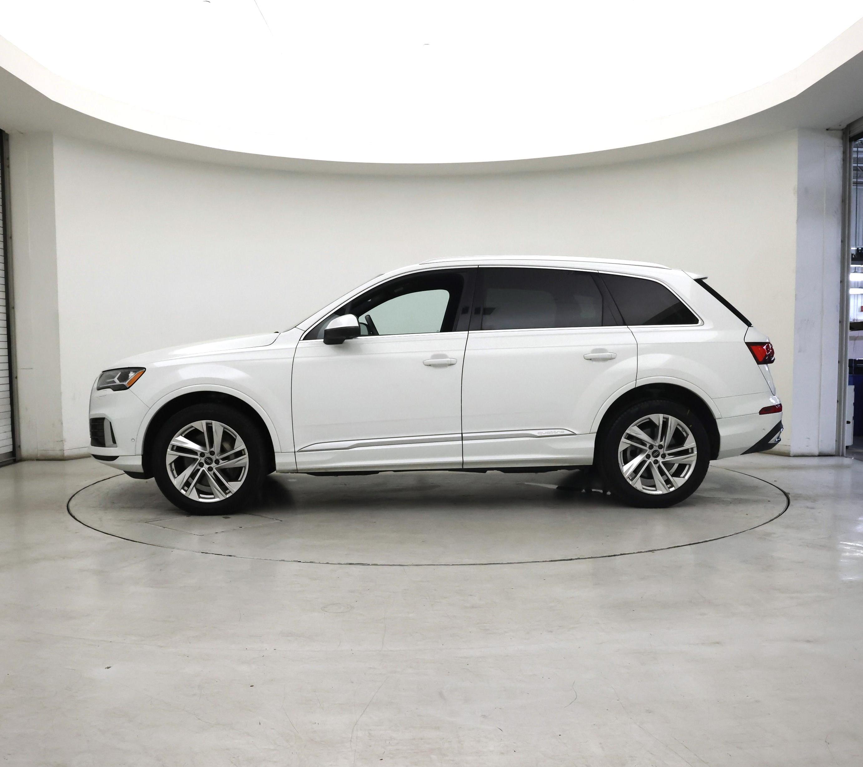 Thumbnail: 2023 Audi Q7 - 3