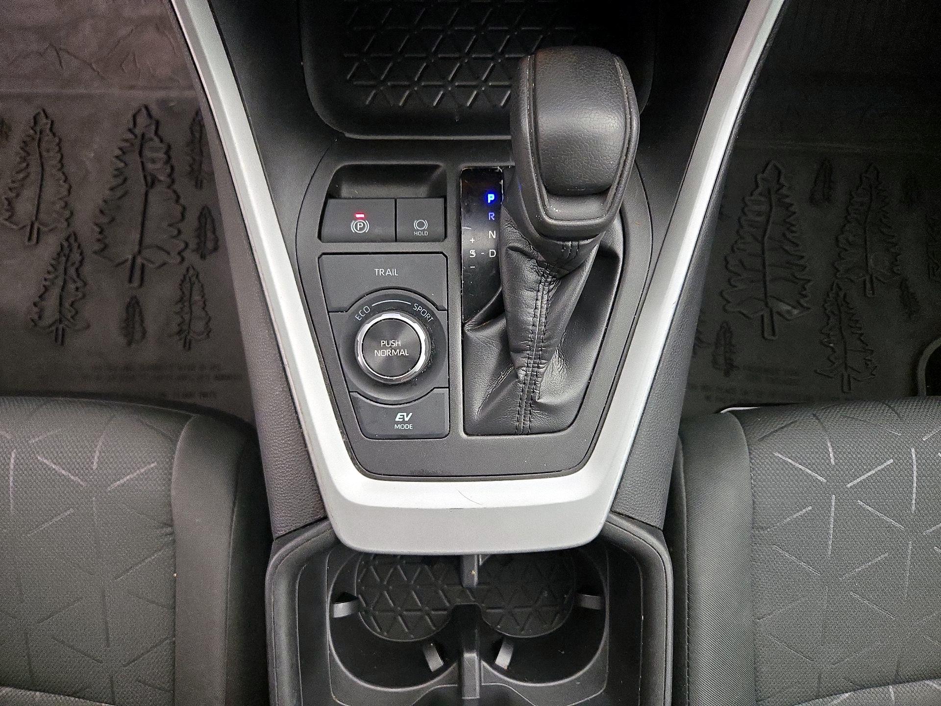 Thumbnail: 2023 Toyota RAV4 - 17