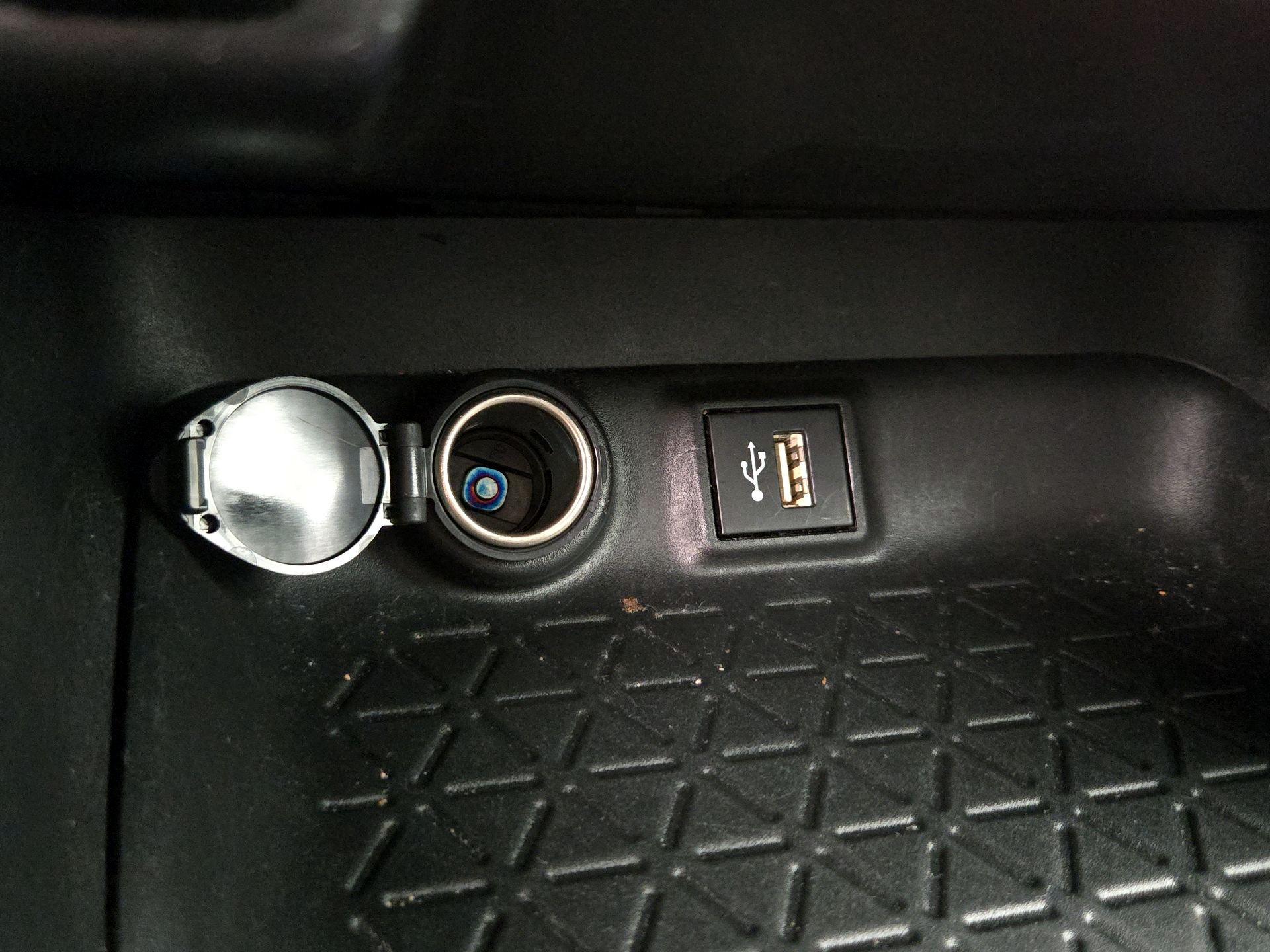 Thumbnail: 2023 Toyota RAV4 - 18