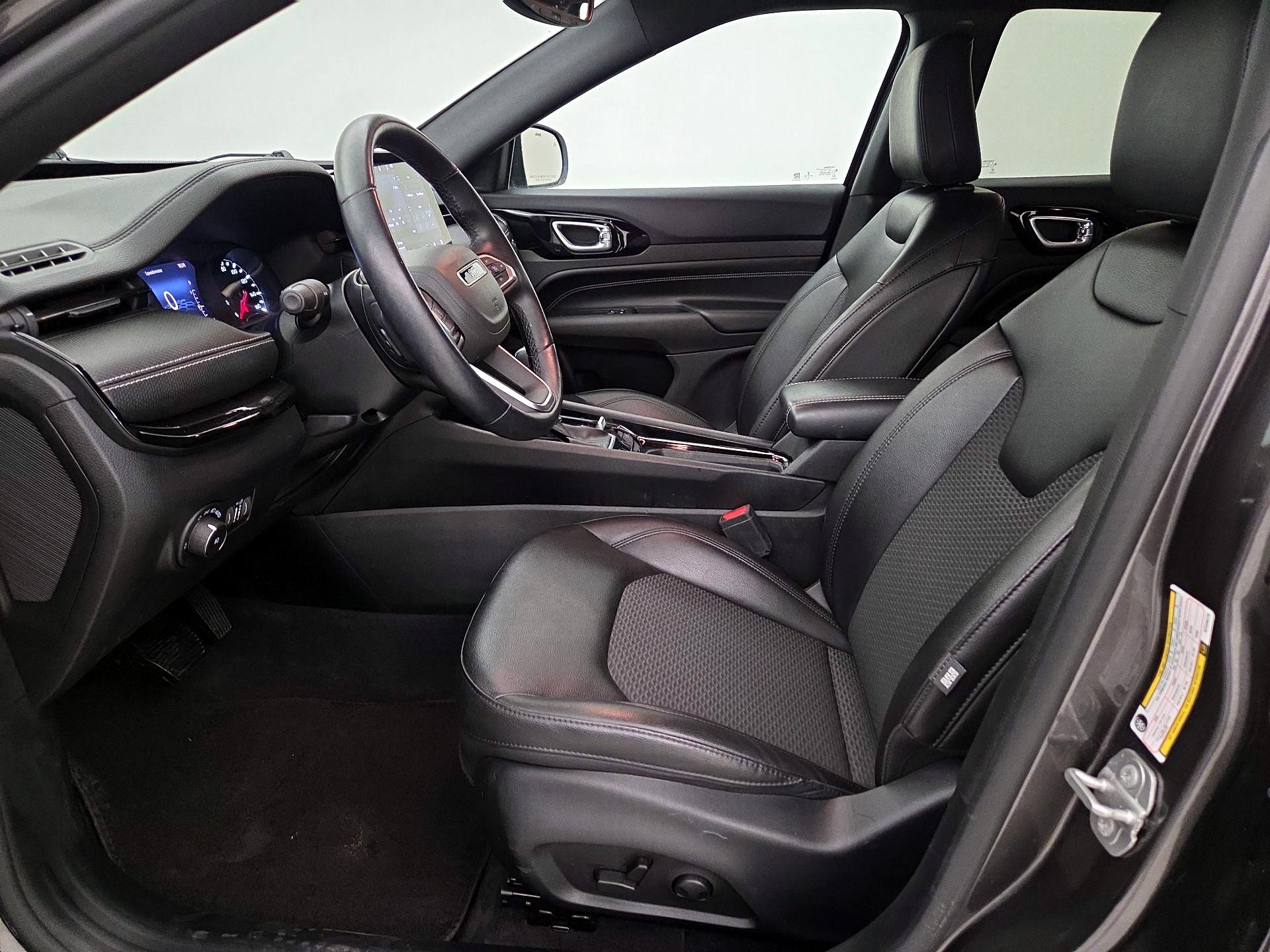 Thumbnail: 2022 Jeep Compass - 11