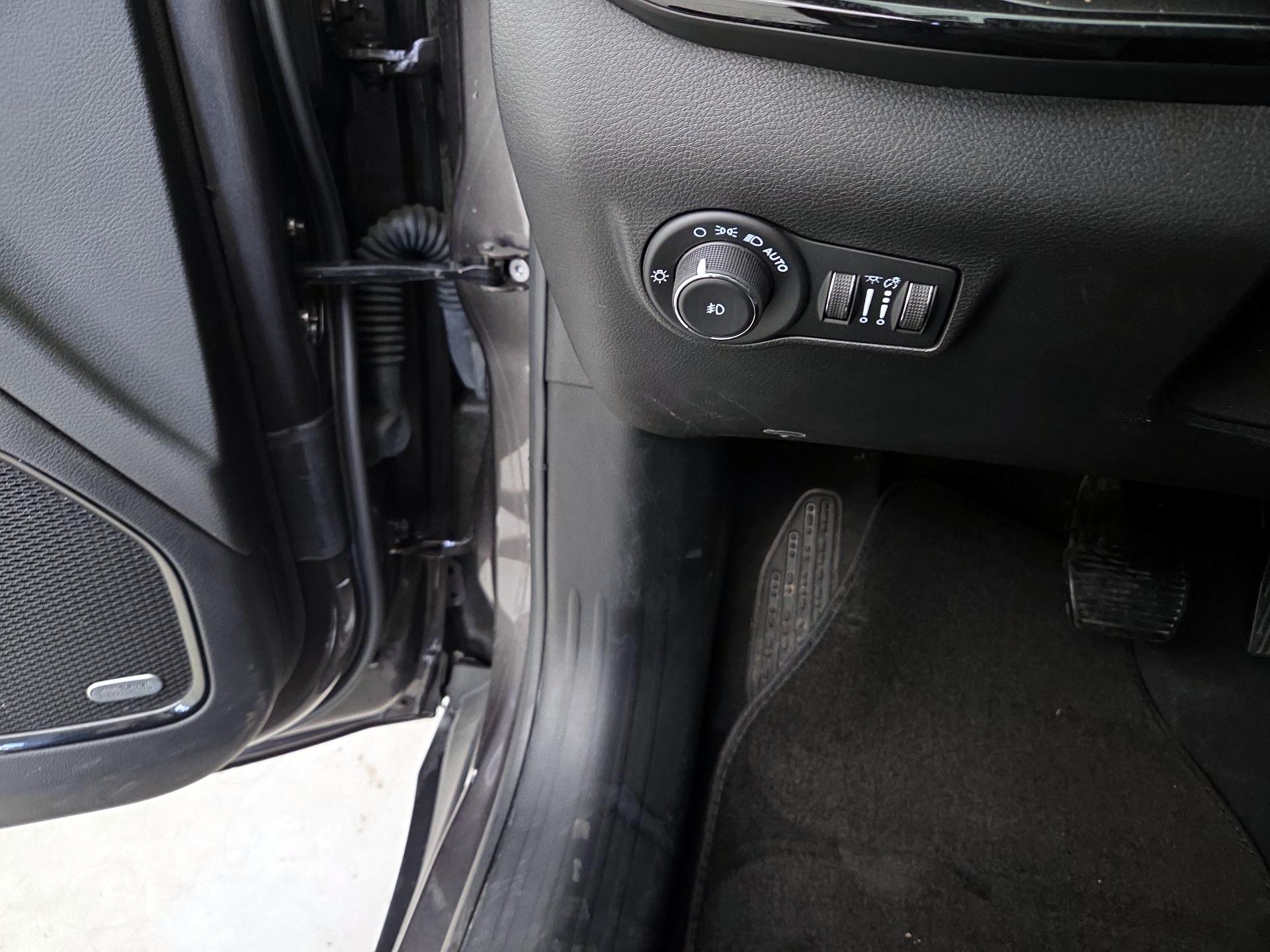 Thumbnail: 2022 Jeep Compass - 13