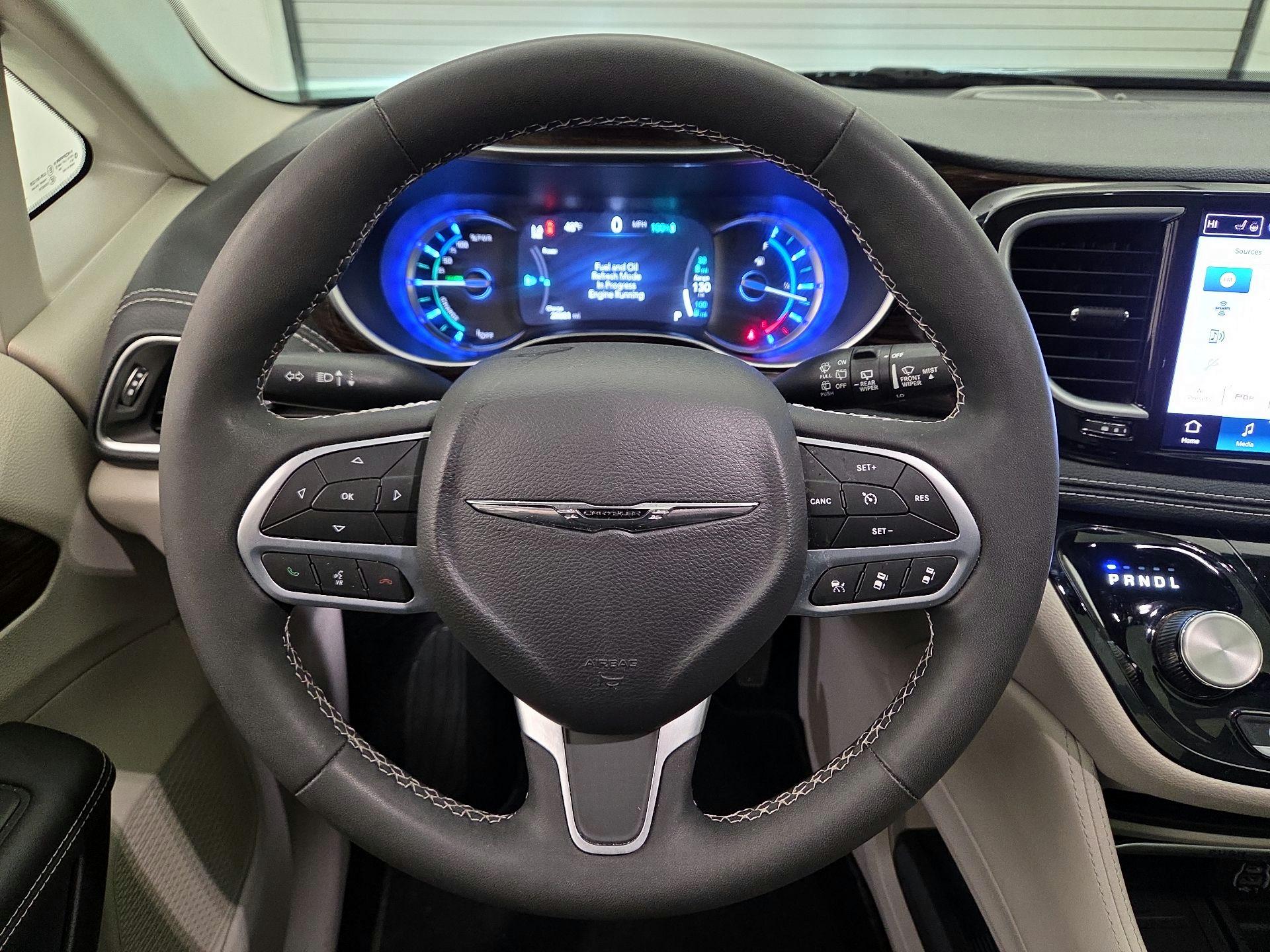 Thumbnail: 2023 Chrysler Pacifica - 10