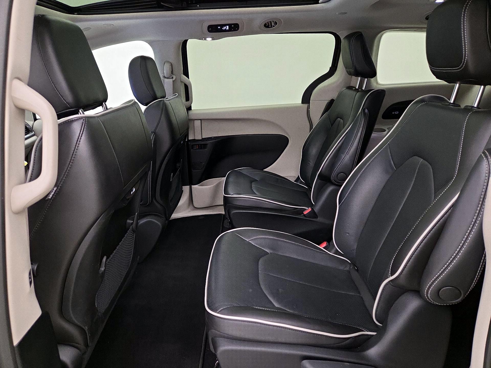 Thumbnail: 2023 Chrysler Pacifica - 20