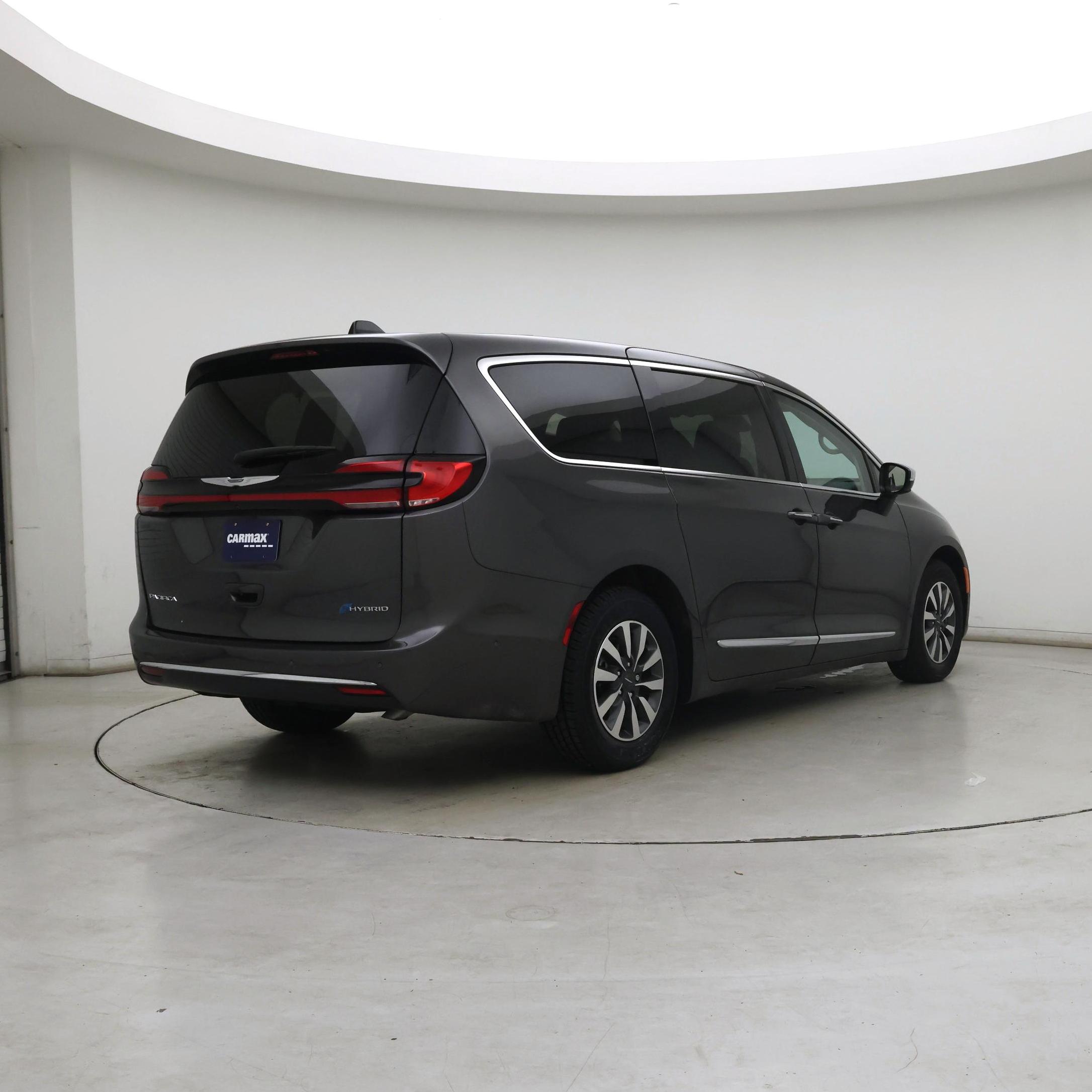 Thumbnail: 2023 Chrysler Pacifica - 8