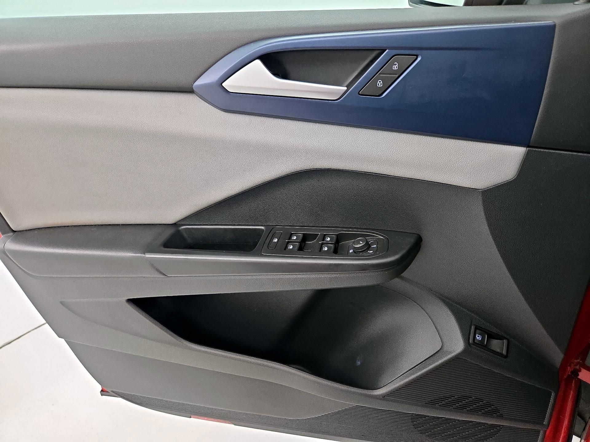 Thumbnail: 2022 Volkswagen Taos - 12