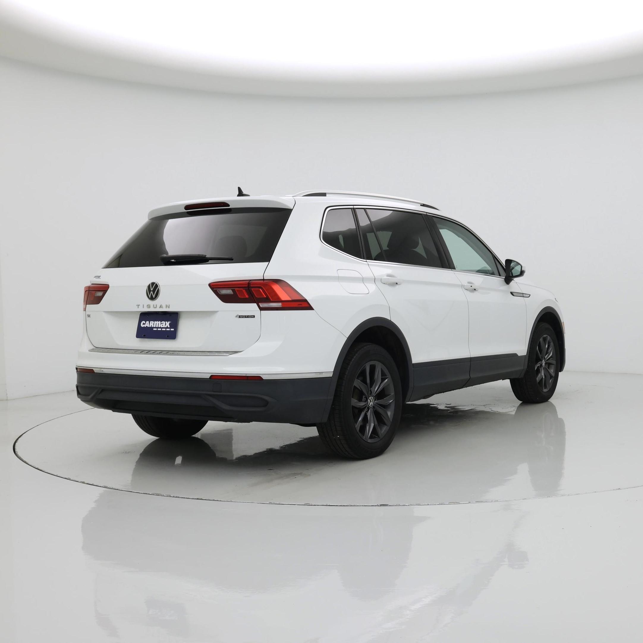 Thumbnail: 2022 Volkswagen Tiguan - 8