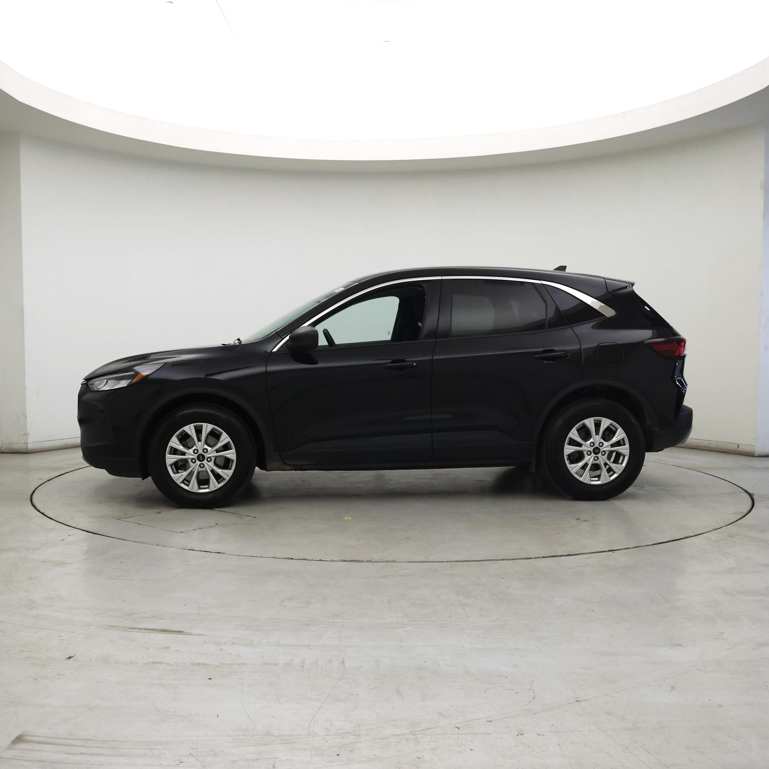Thumbnail: 2023 Ford Escape - 3