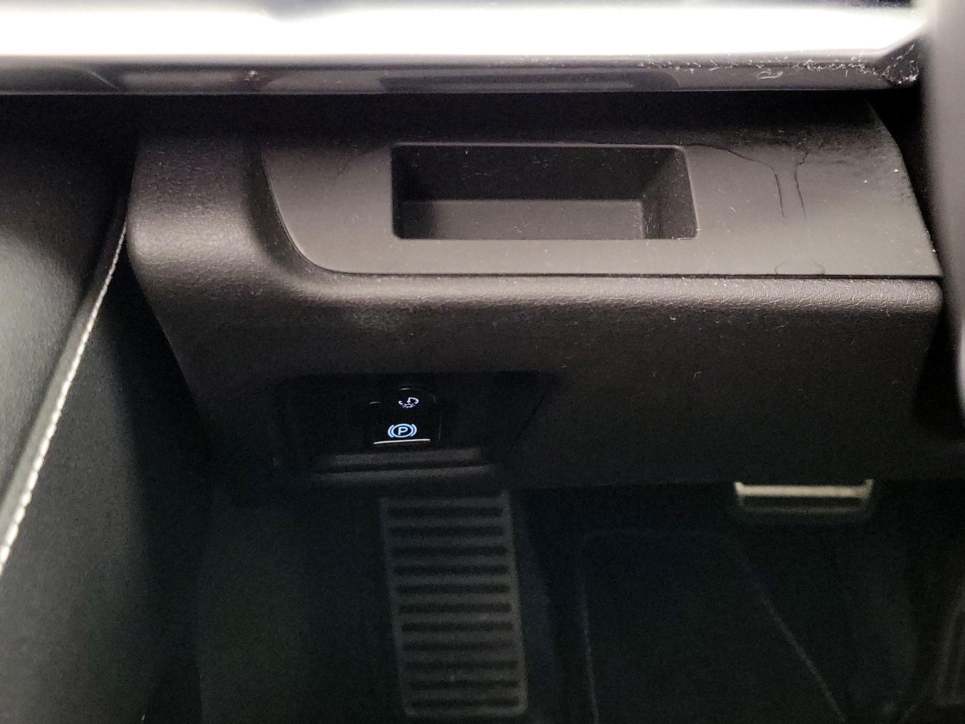 Thumbnail: 2021 Chevrolet Corvette - 13