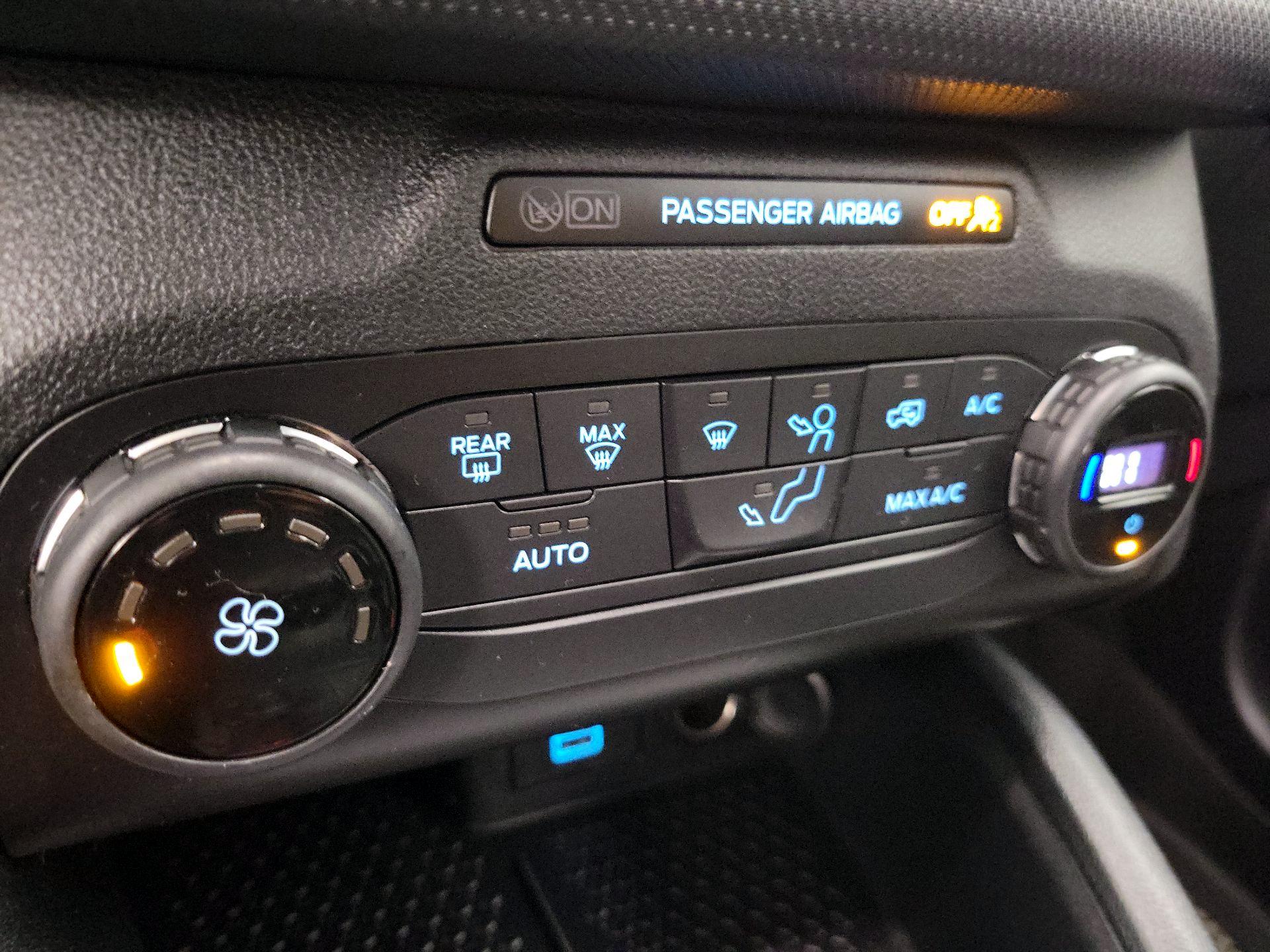 Thumbnail: 2021 Ford Bronco Sport - 16