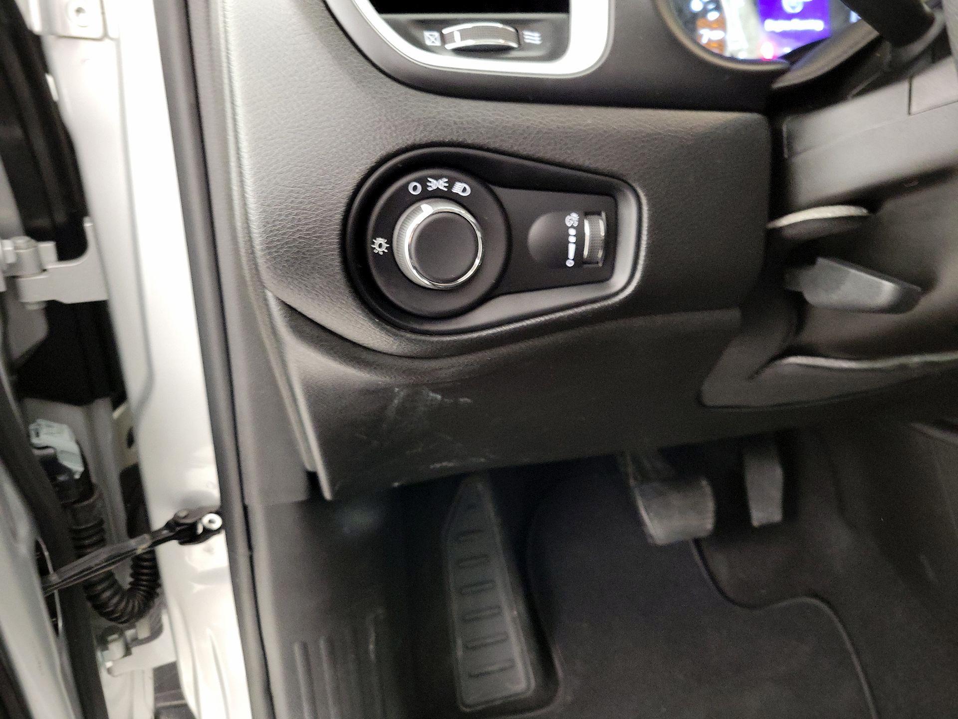 Thumbnail: 2021 Jeep Renegade - 13