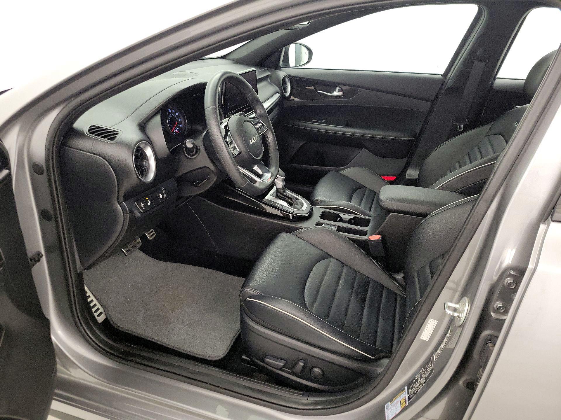 Thumbnail: 2022 Kia Forte - 11