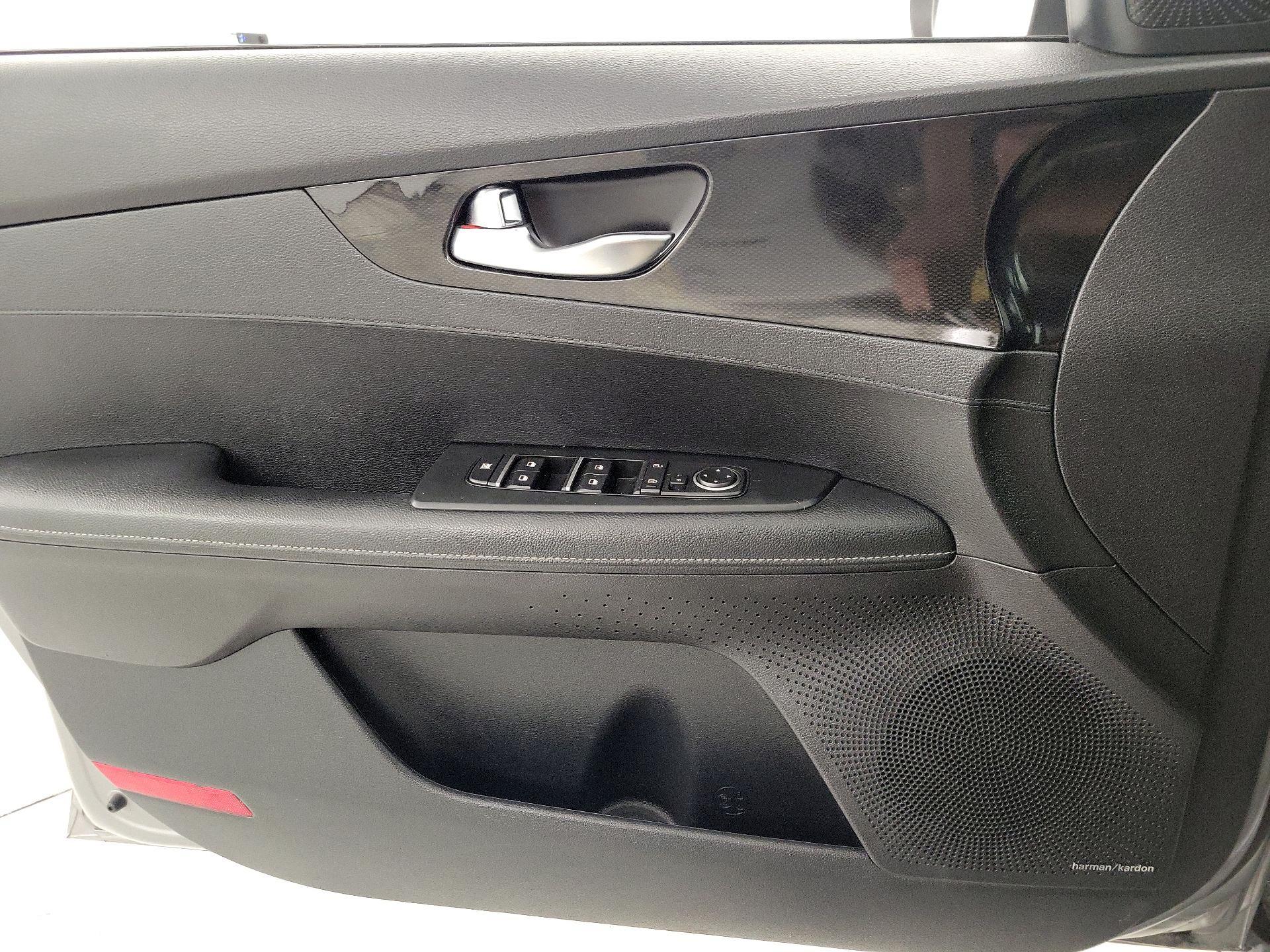 Thumbnail: 2022 Kia Forte - 12