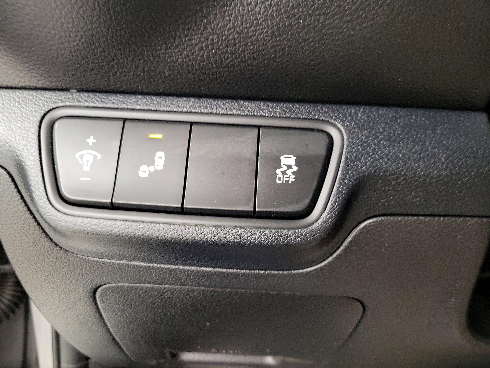 Thumbnail: 2022 Kia Forte - 13