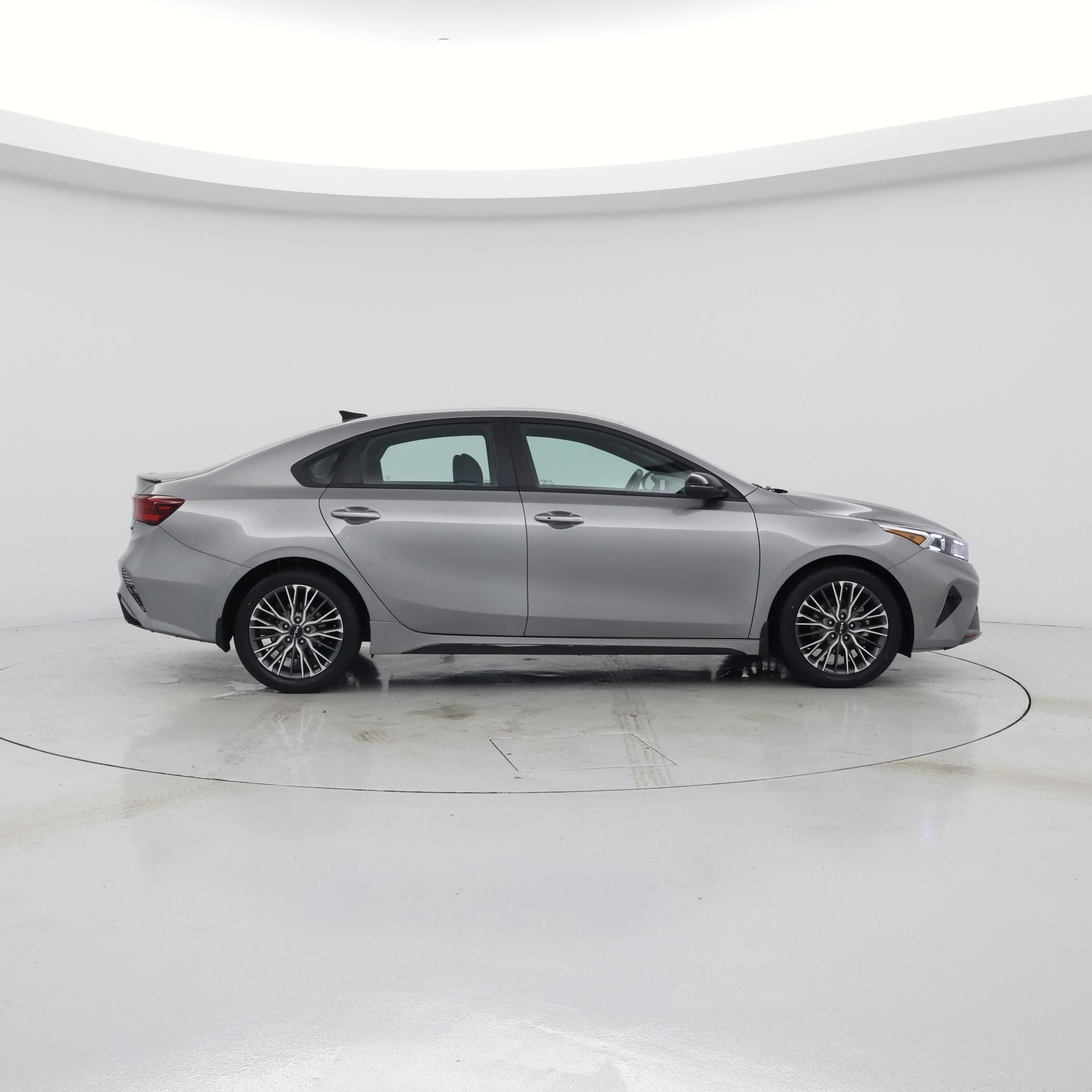 Thumbnail: 2022 Kia Forte - 7