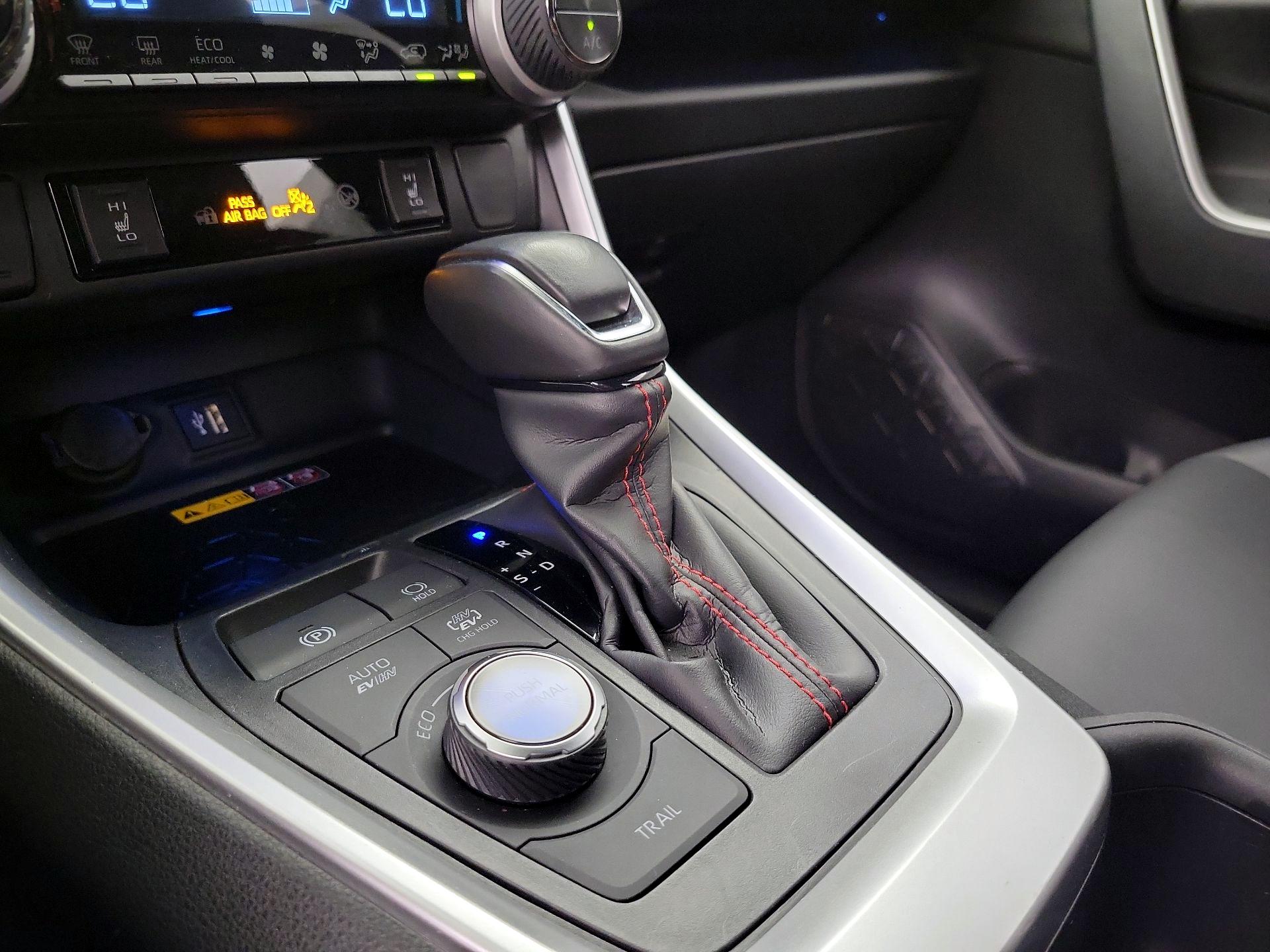 Thumbnail: 2024 Toyota RAV4 - 17