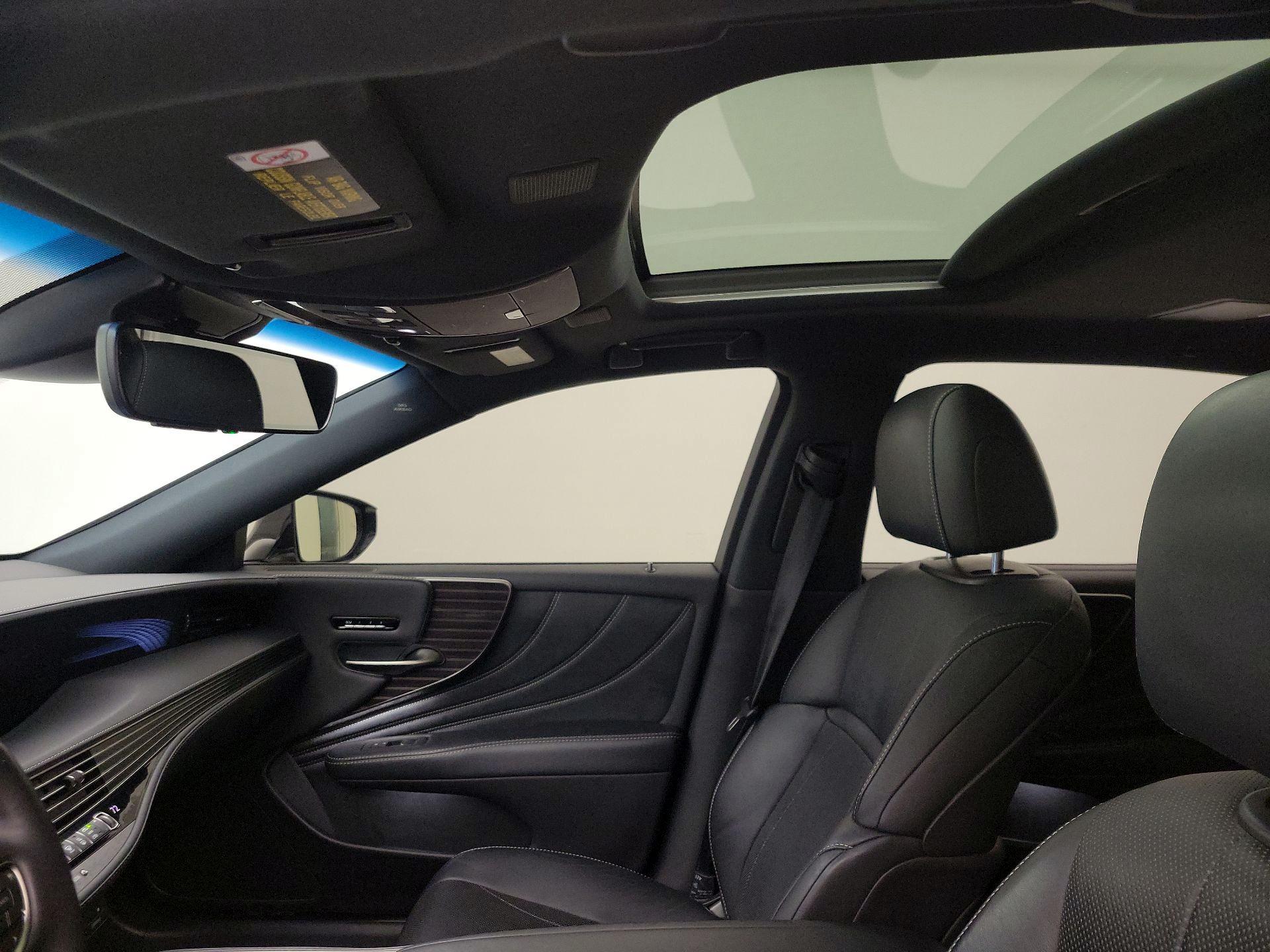 Thumbnail: 2019 Lexus LS - 20