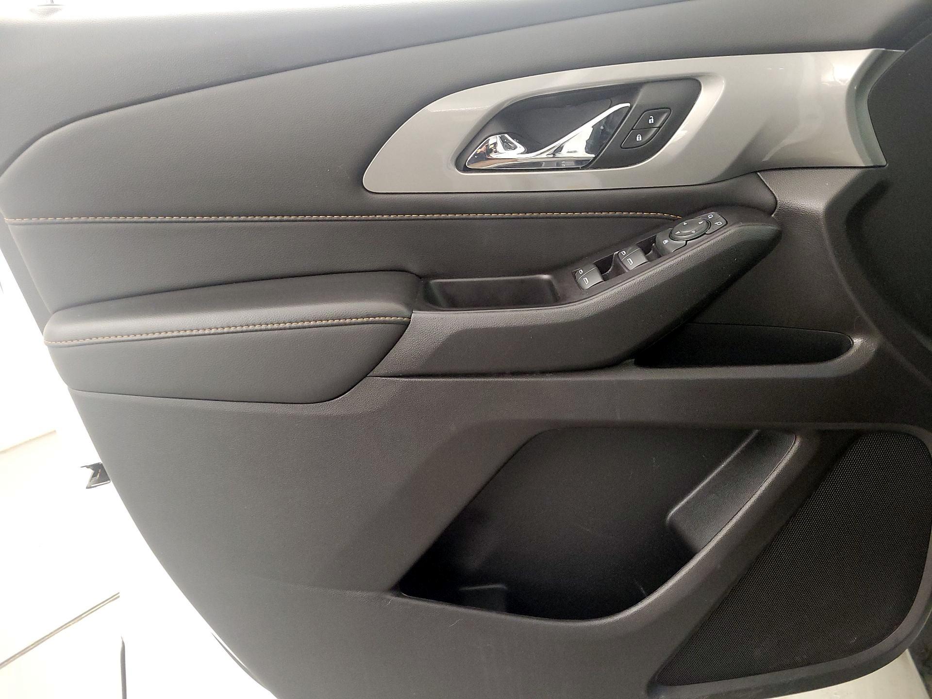 Thumbnail: 2020 Chevrolet Traverse - 12