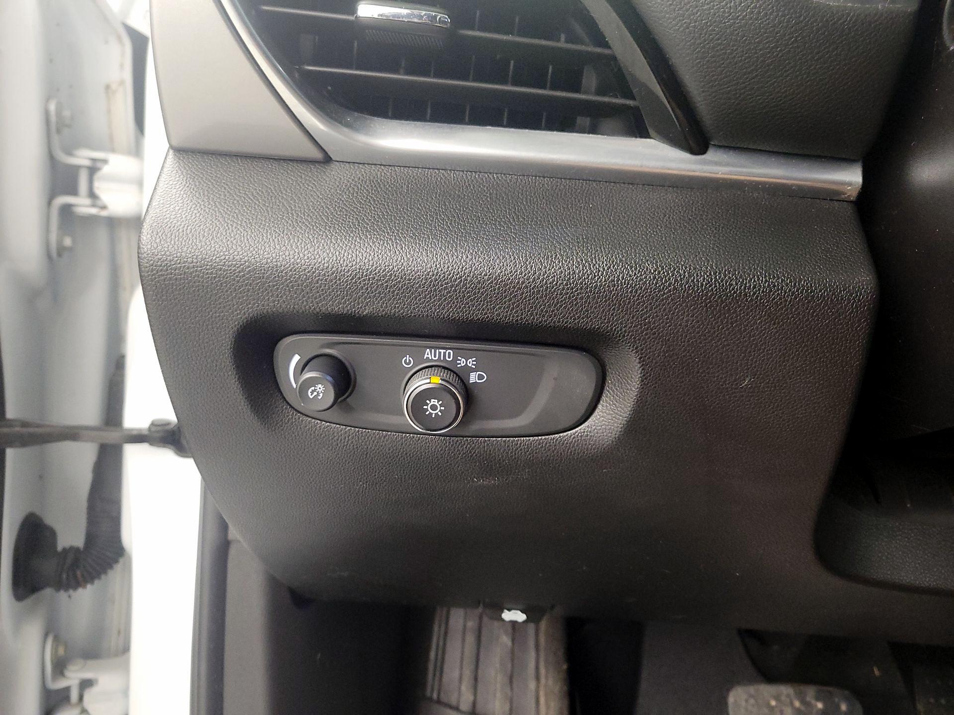 Thumbnail: 2020 Chevrolet Traverse - 13