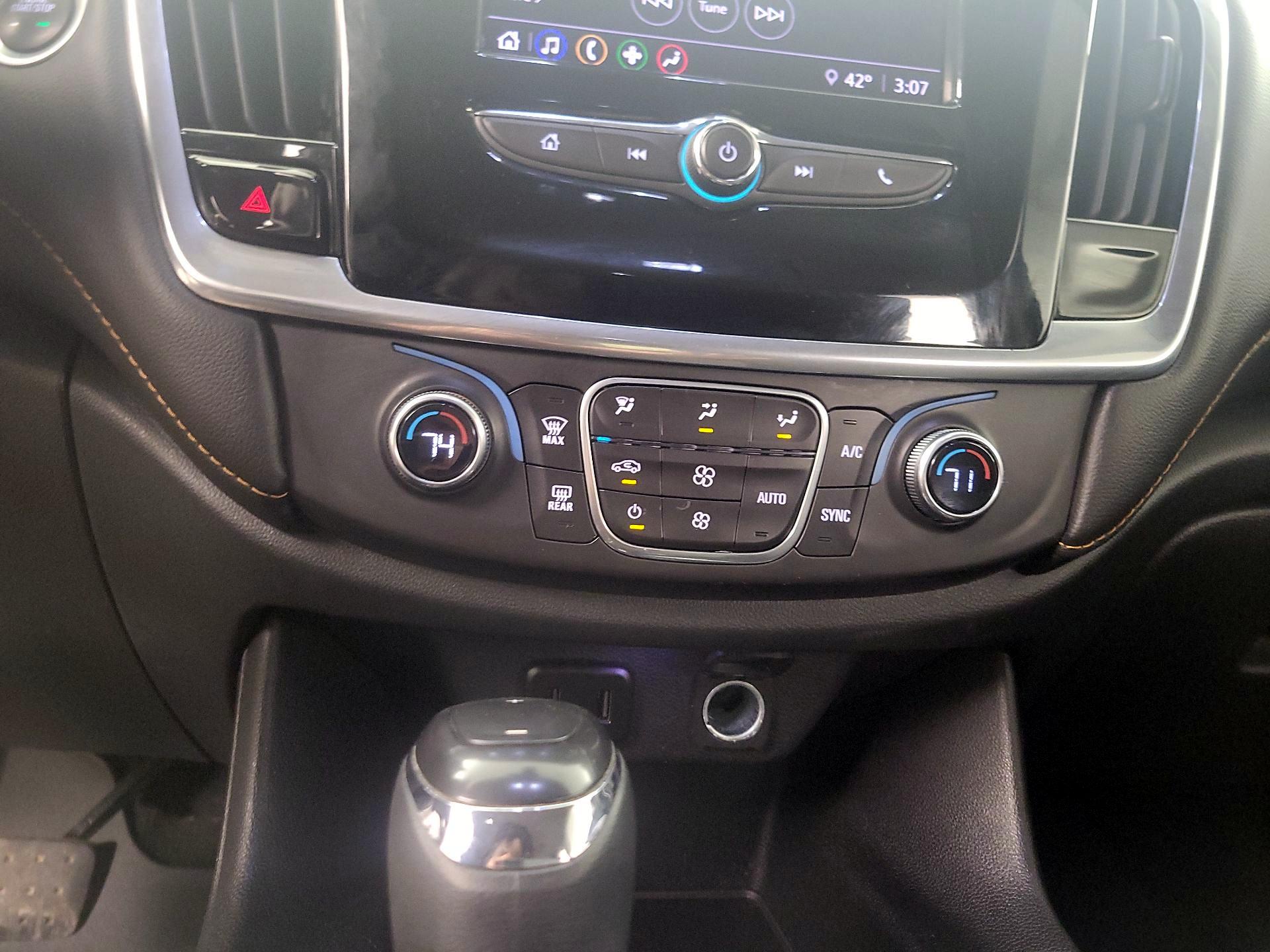 Thumbnail: 2020 Chevrolet Traverse - 16