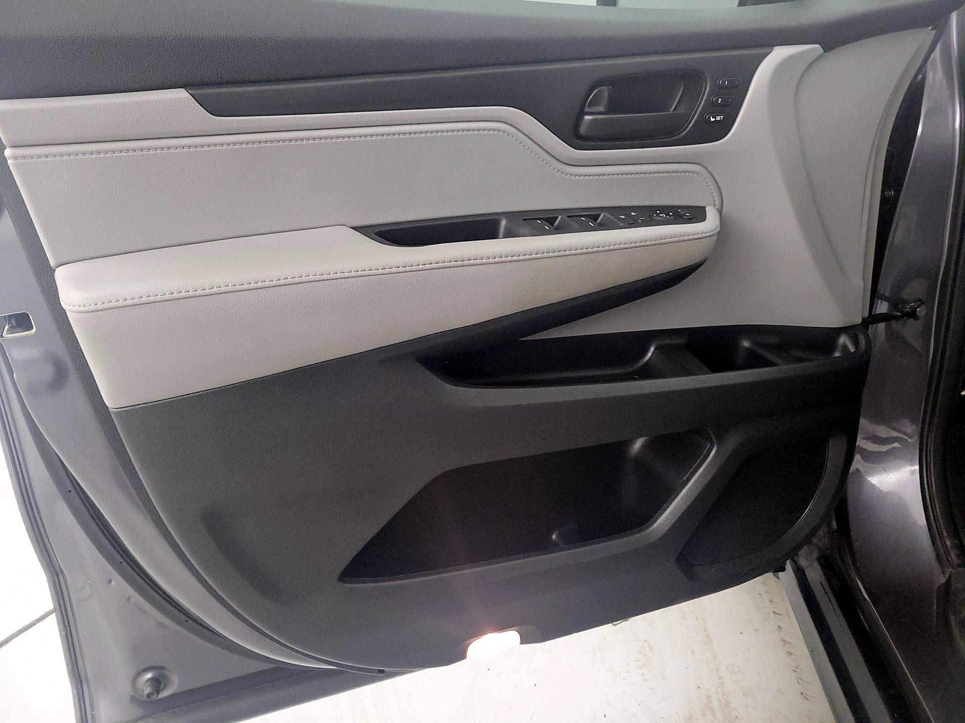 Thumbnail: 2019 Honda Odyssey - 12