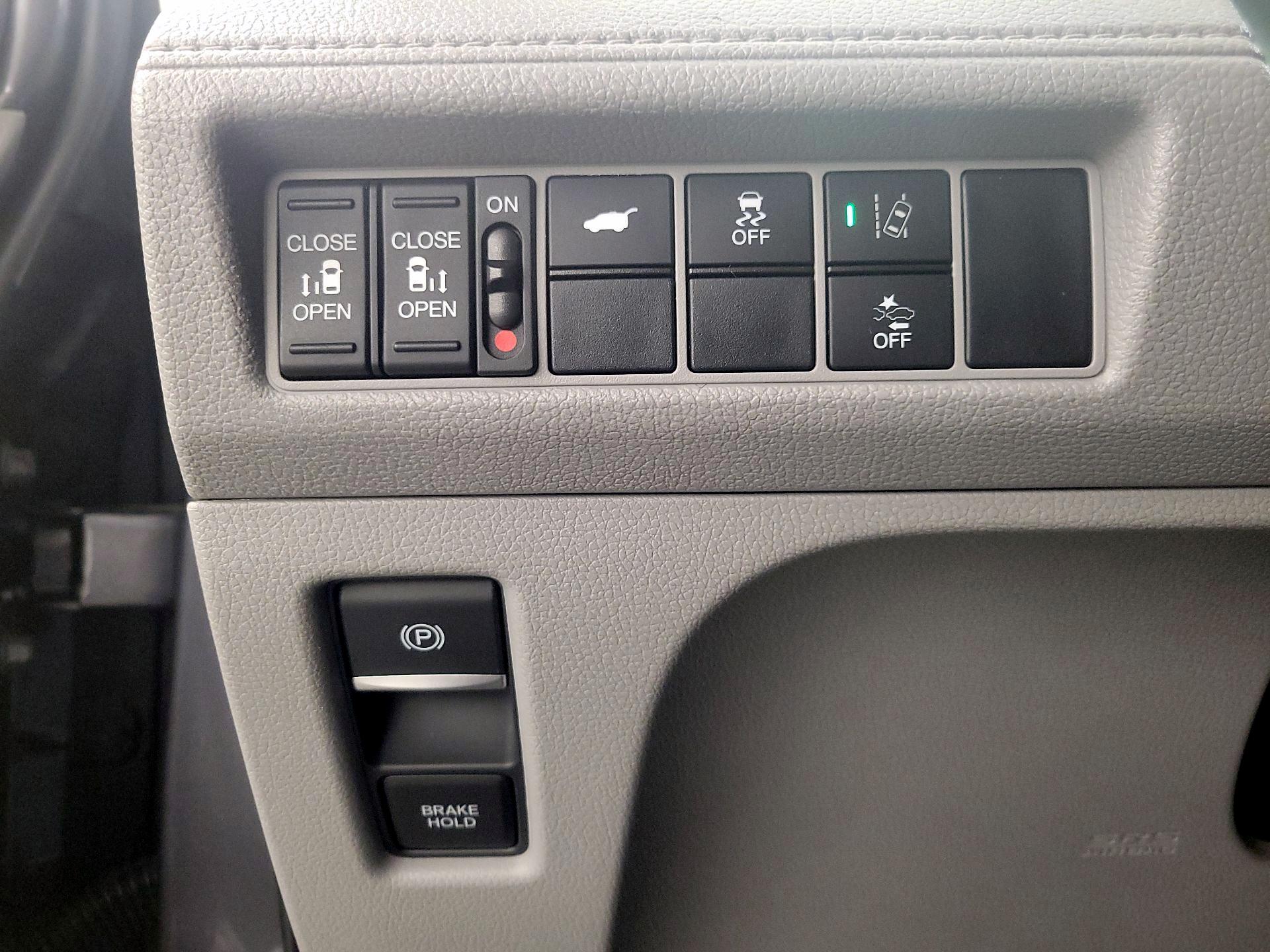 Thumbnail: 2019 Honda Odyssey - 13