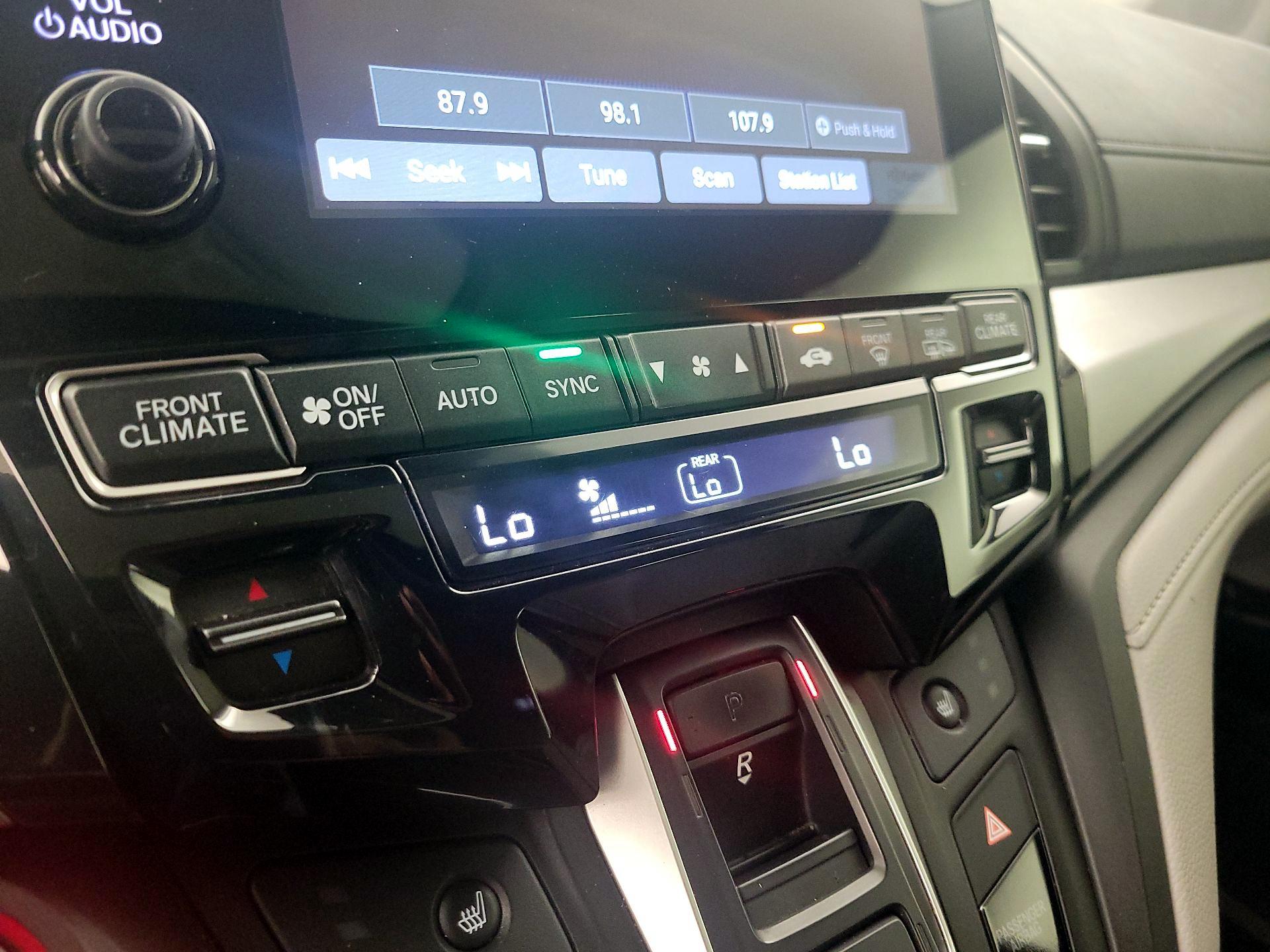 Thumbnail: 2019 Honda Odyssey - 17