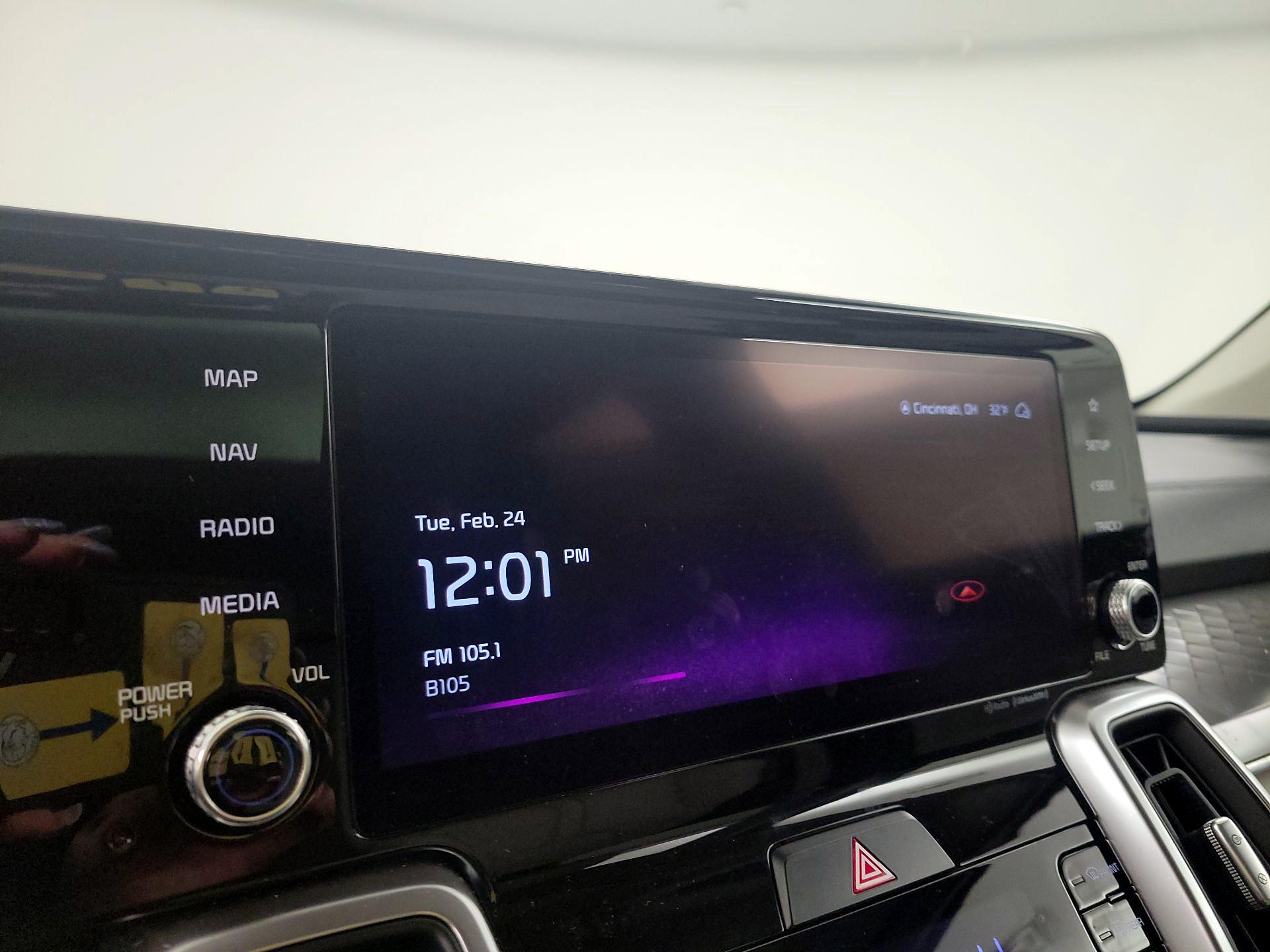 Thumbnail: 2023 Kia Sorento - 16