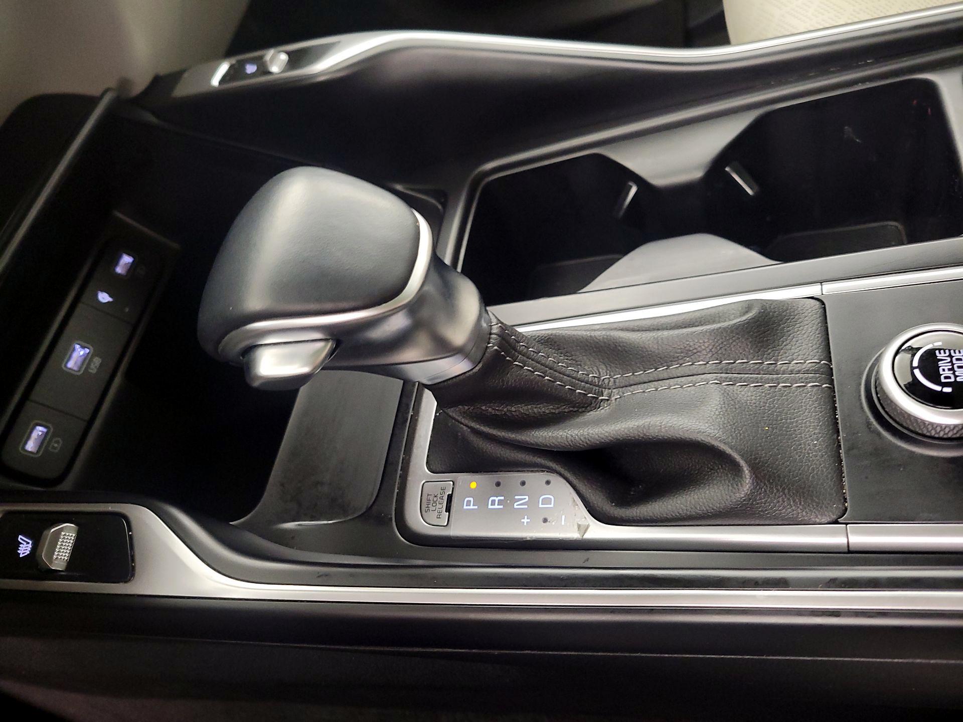 Thumbnail: 2023 Kia Sorento - 18