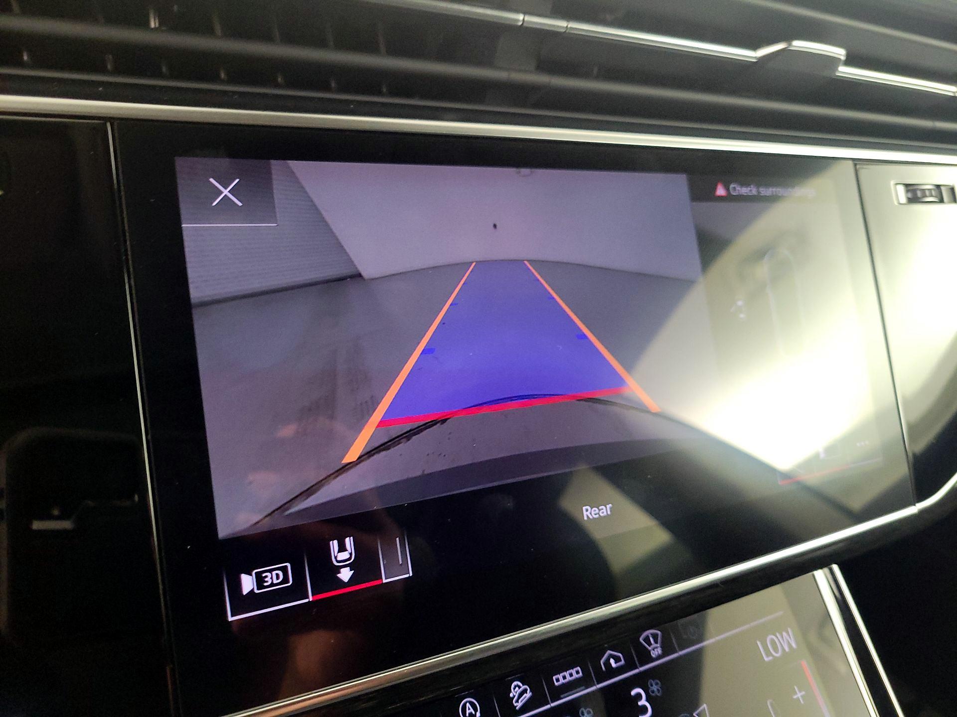 Thumbnail: 2021 Audi Q8 - 15