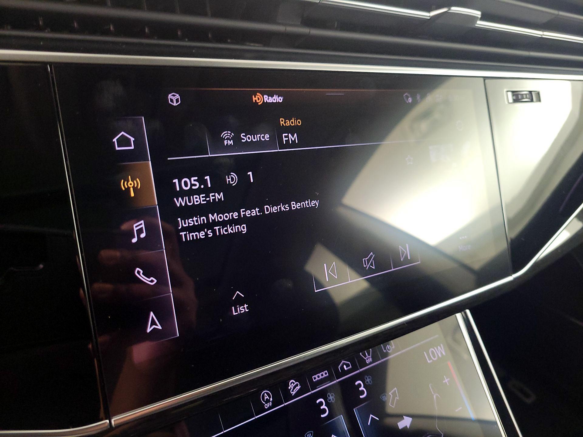 Thumbnail: 2021 Audi Q8 - 16