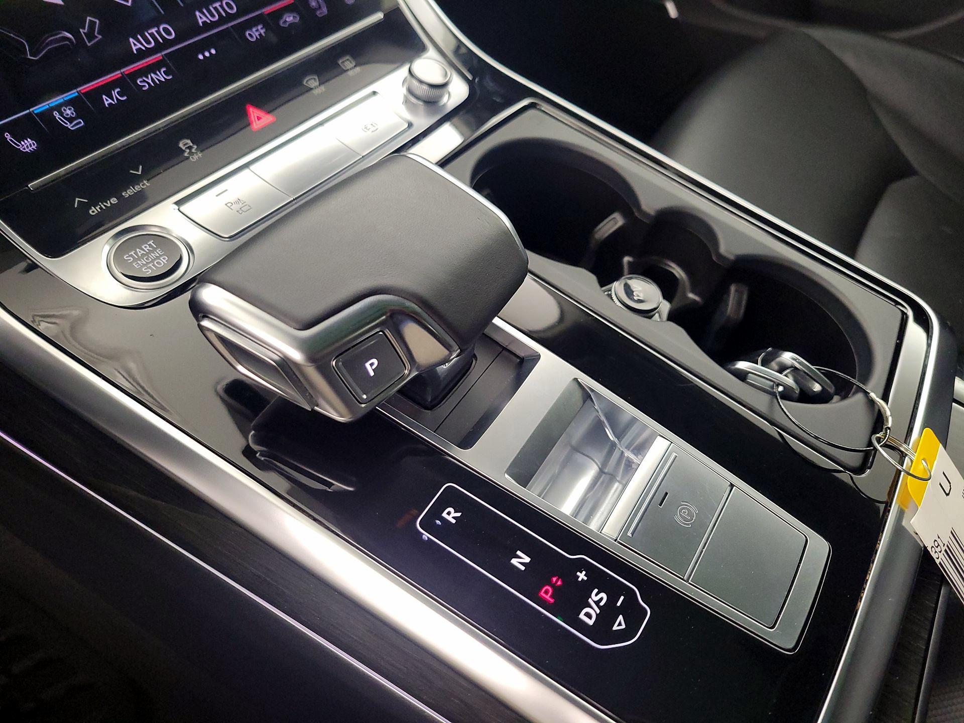 Thumbnail: 2021 Audi Q8 - 18