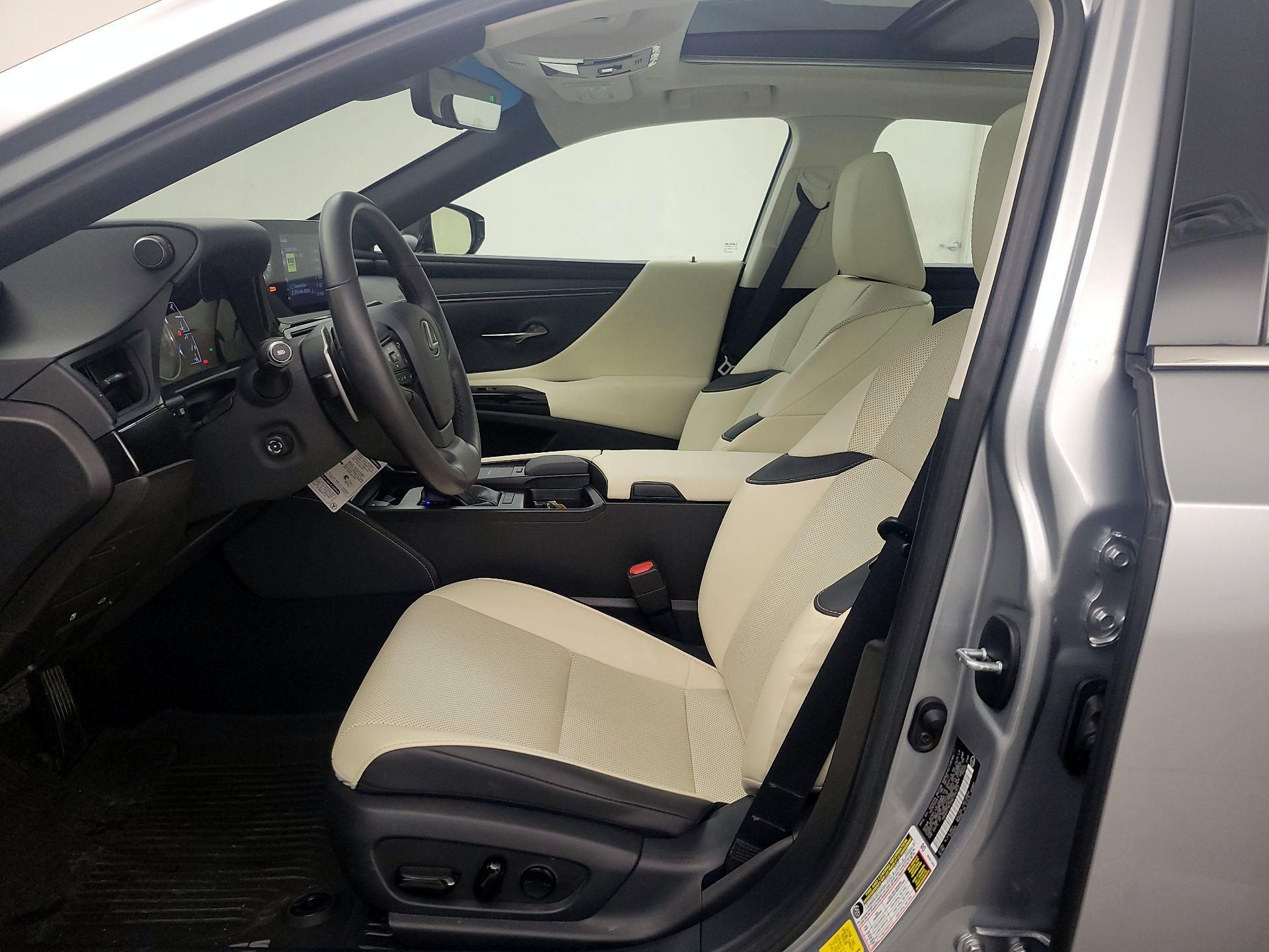 Thumbnail: 2022 Lexus ES - 11