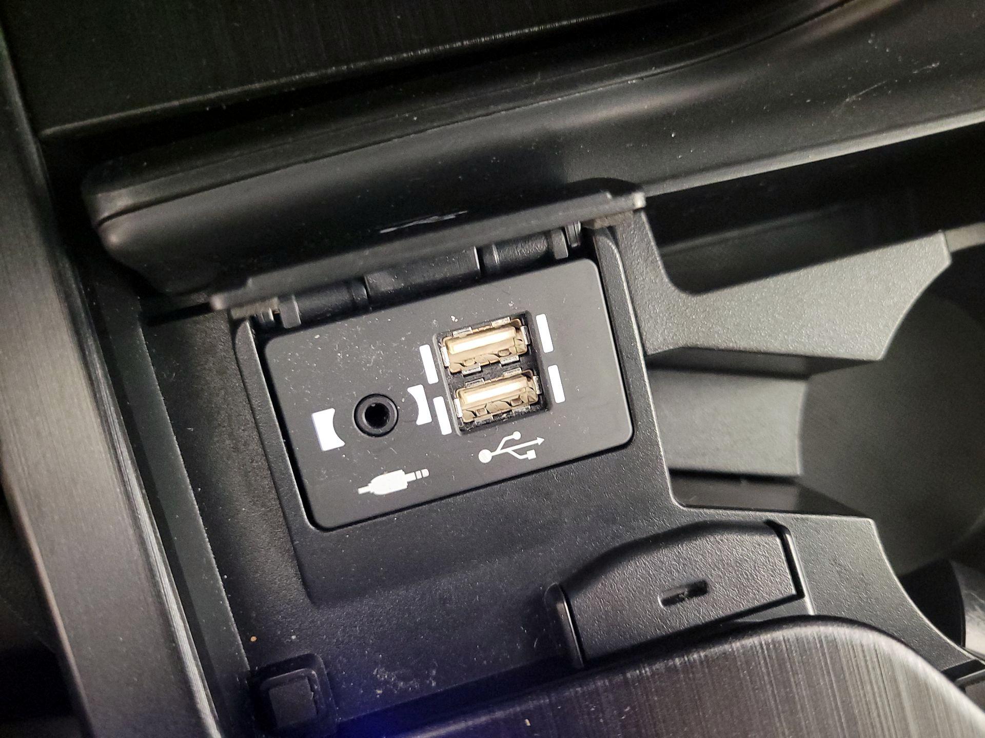 Thumbnail: 2022 Lexus ES - 18