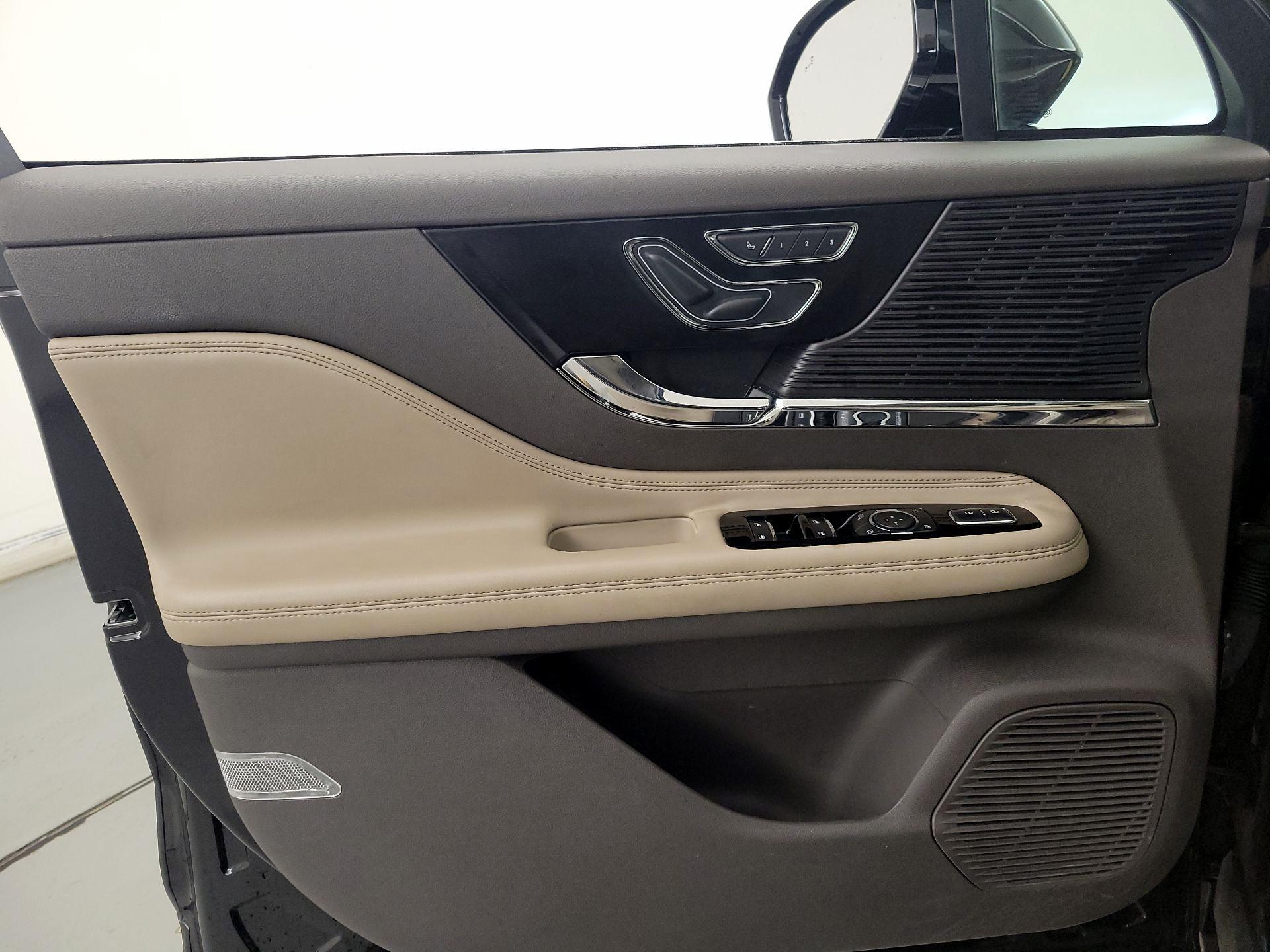 Thumbnail: 2022 Lincoln Corsair - 12