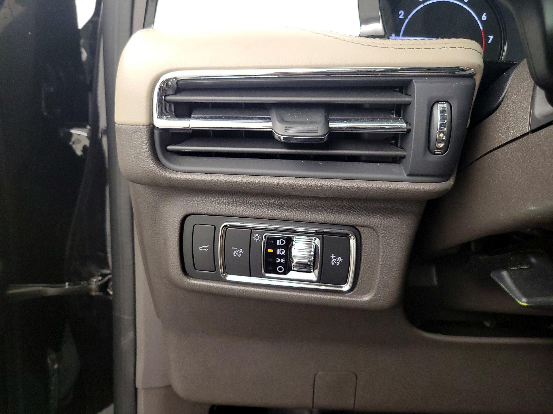 Thumbnail: 2022 Lincoln Corsair - 13