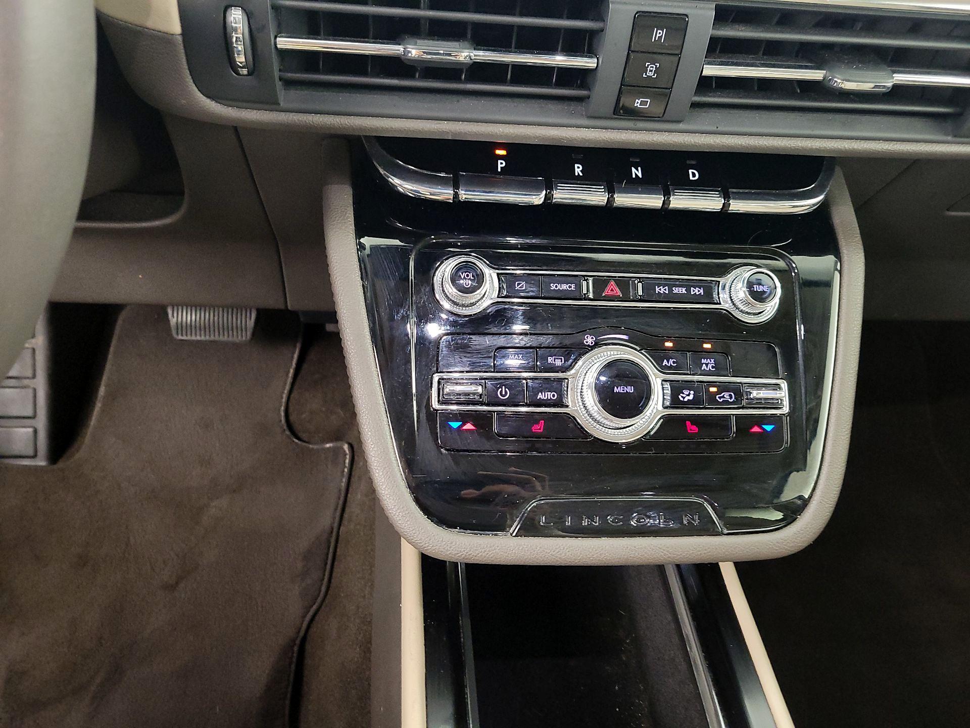 Thumbnail: 2022 Lincoln Corsair - 16