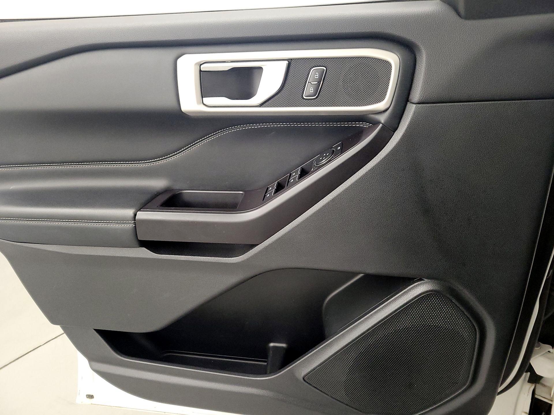 Thumbnail: 2020 Ford Explorer - 12