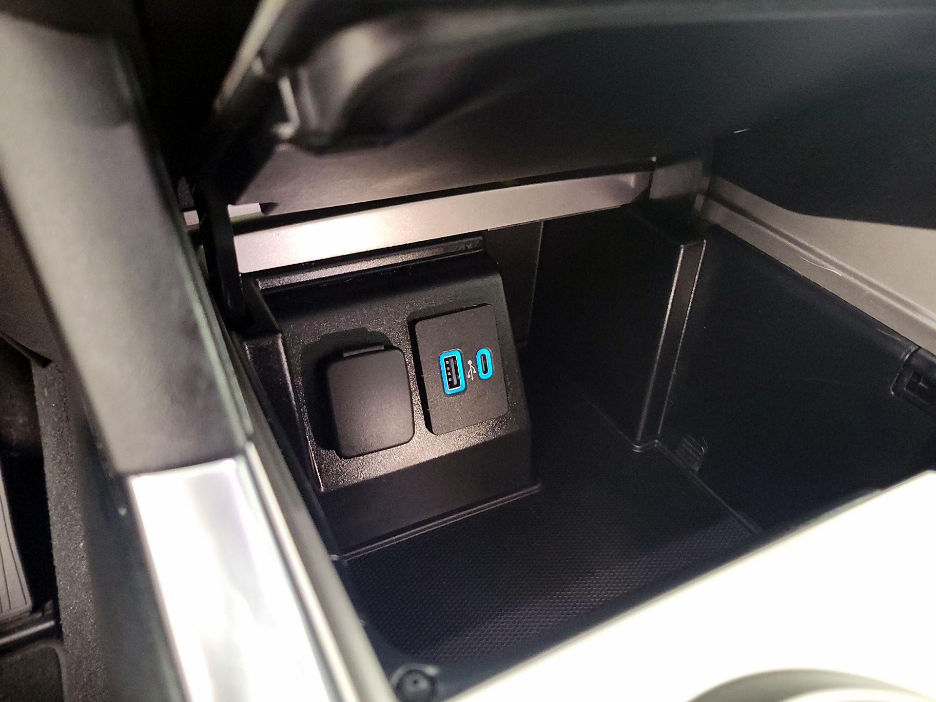 Thumbnail: 2020 Ford Explorer - 19