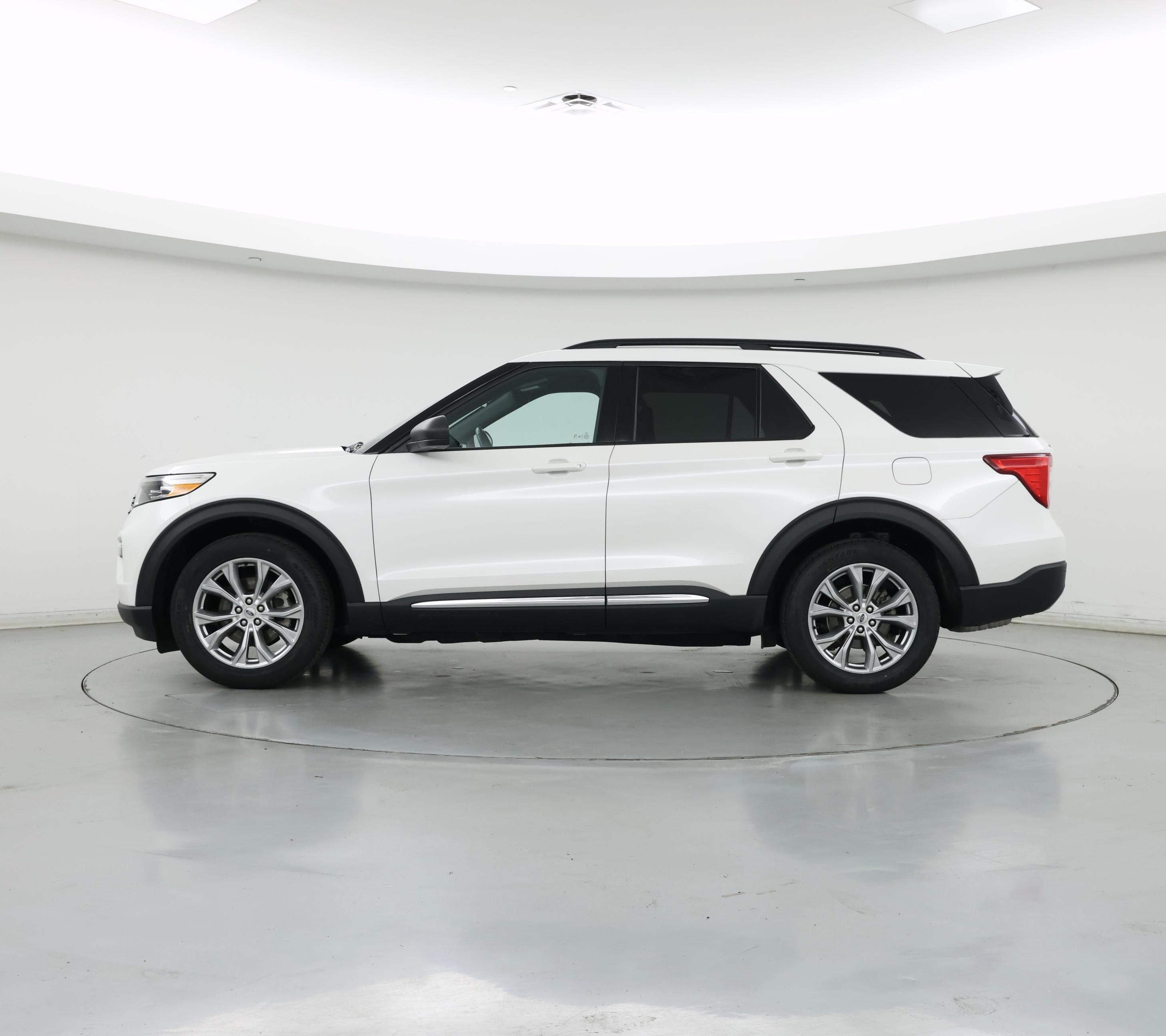 Thumbnail: 2020 Ford Explorer - 3
