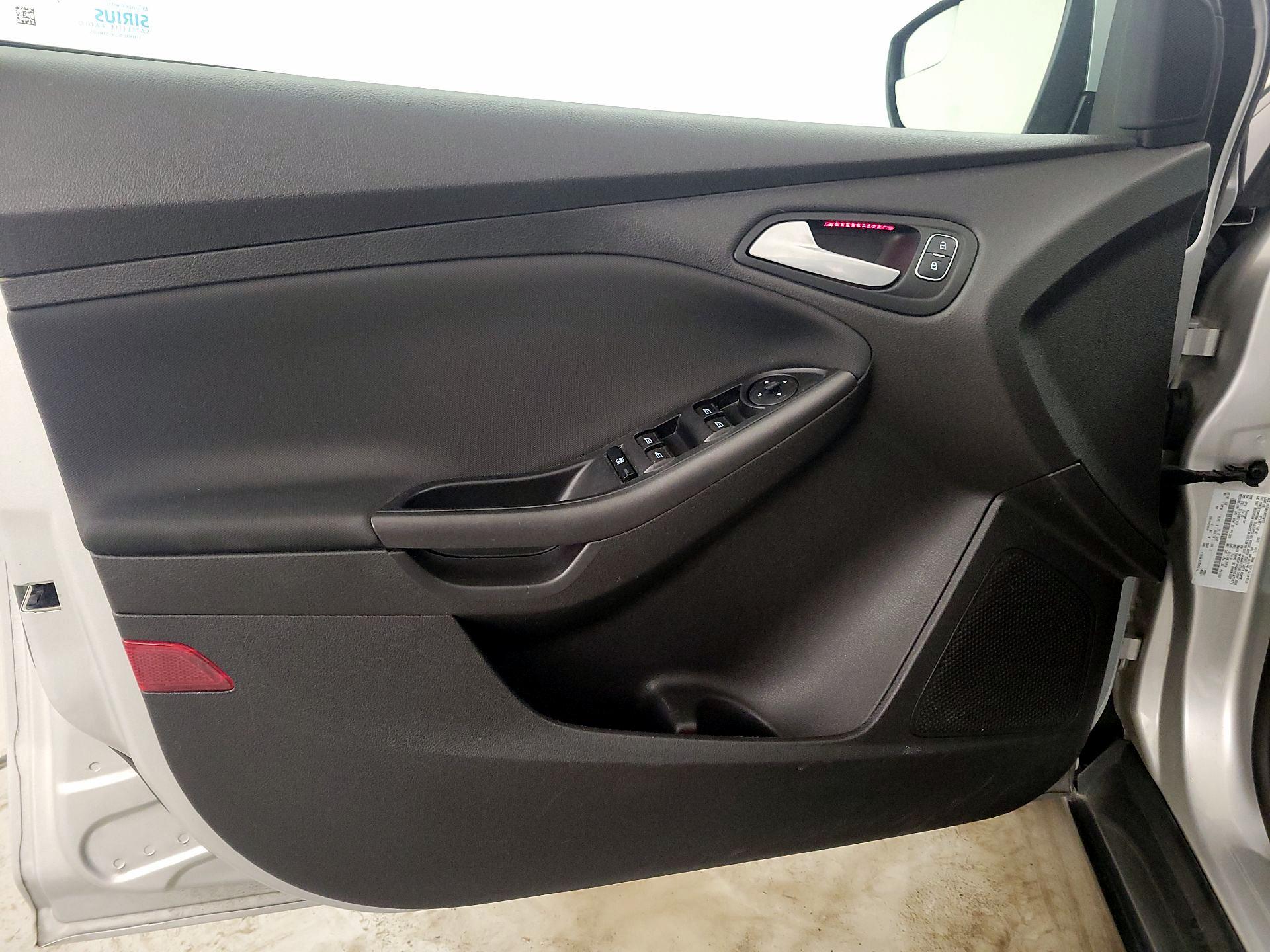 Thumbnail: 2017 Ford Focus - 12